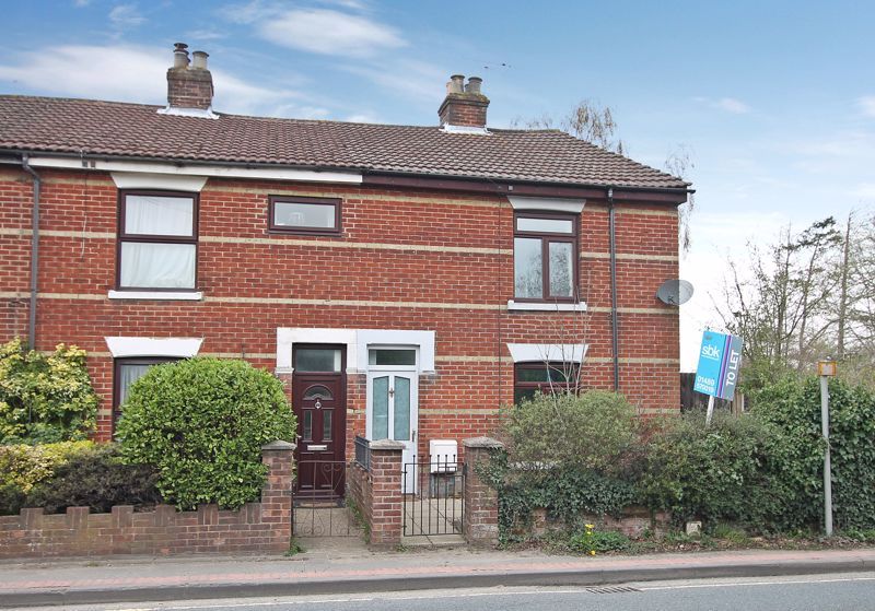 2 bed cottage to rent in Botley Road, Park Gate, Southampton SO31 Zoopla