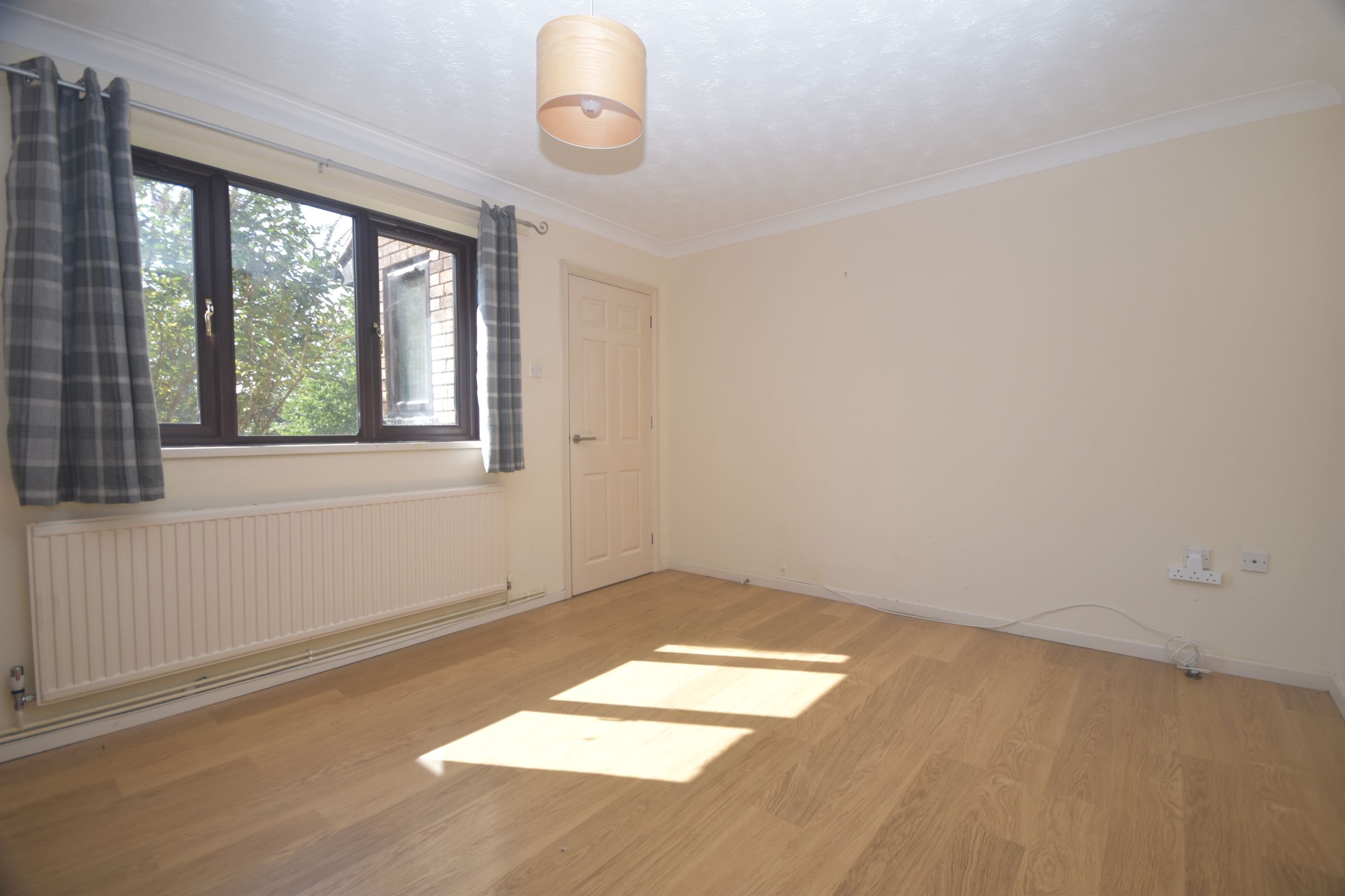 2 bed flat to rent in Close, Thorpe St. Andrew, Norwich NR7