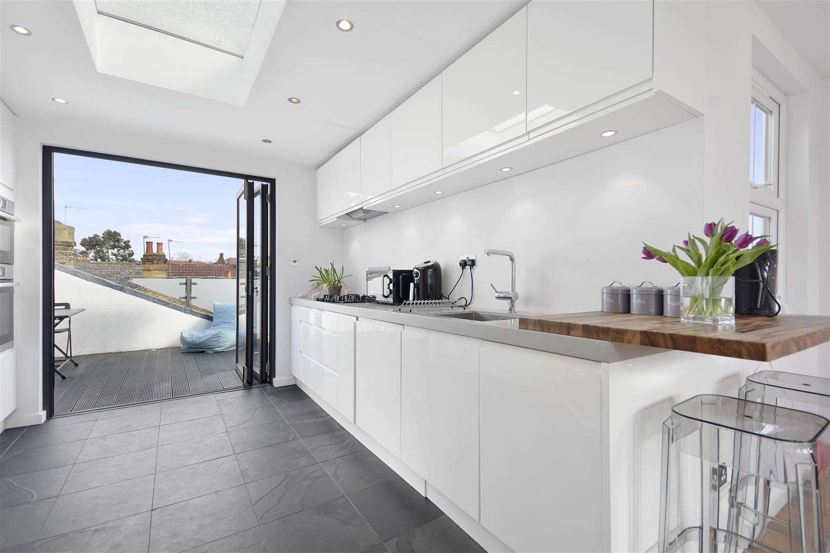 Davis Road, London W3  