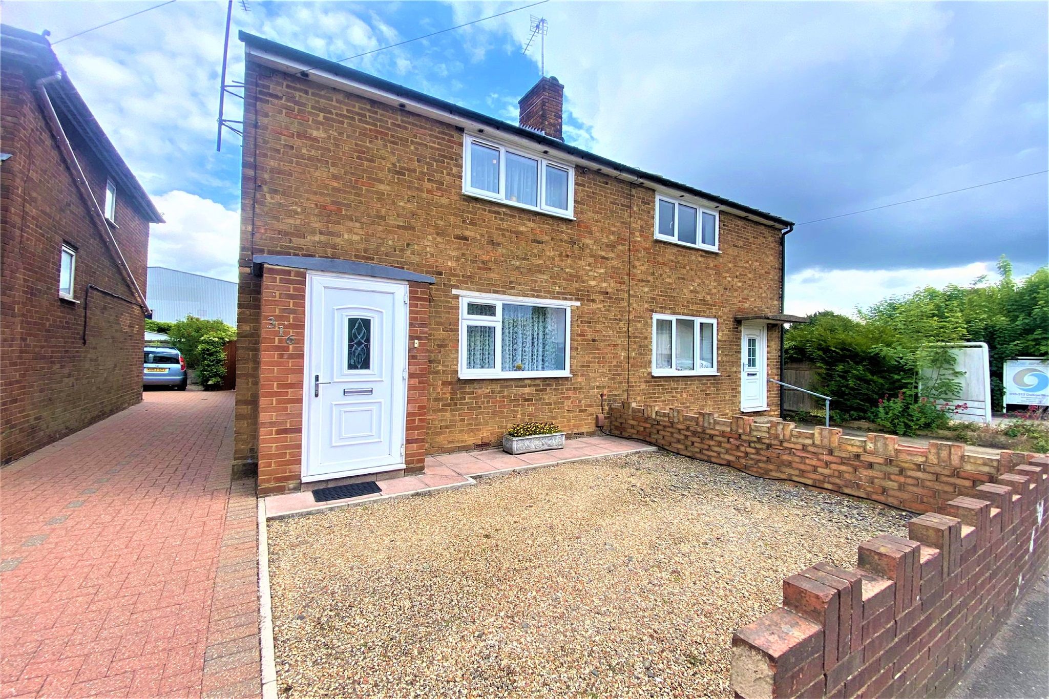 2 bed semidetached house for sale in Dallow Road, Luton LU1 Zoopla