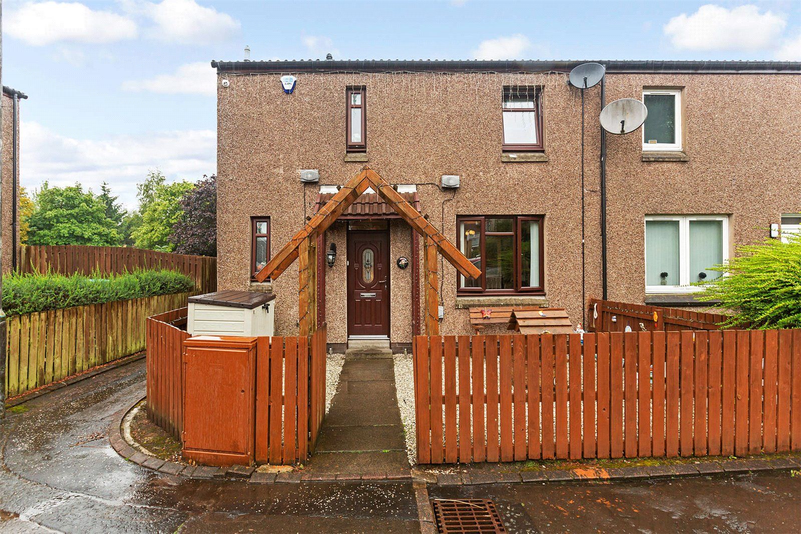 3 bed end terrace house for sale in Ben Venue Road, Cumbernauld