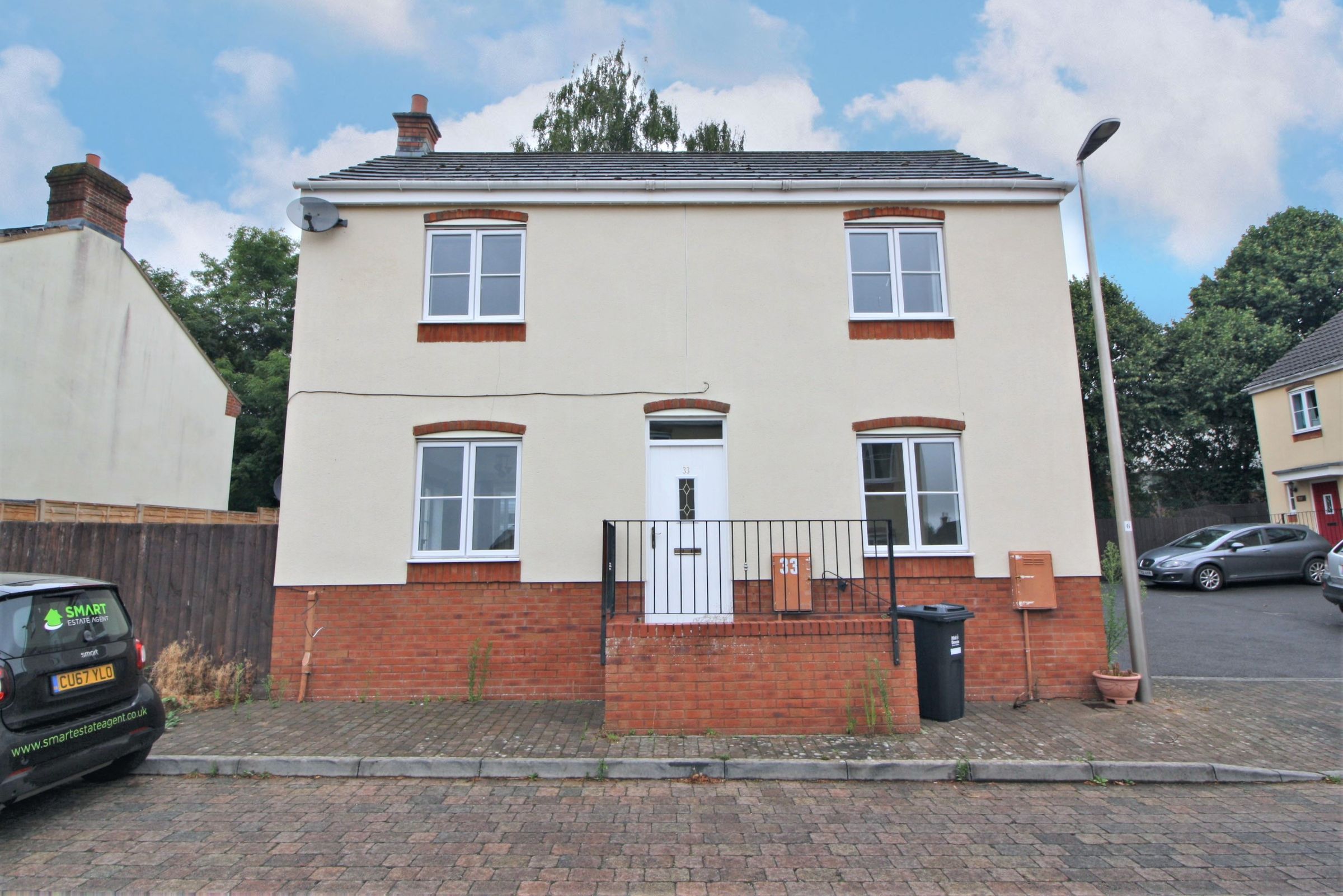 3 bed detached house to rent in Highland Park, Uffculme, Cullompton
