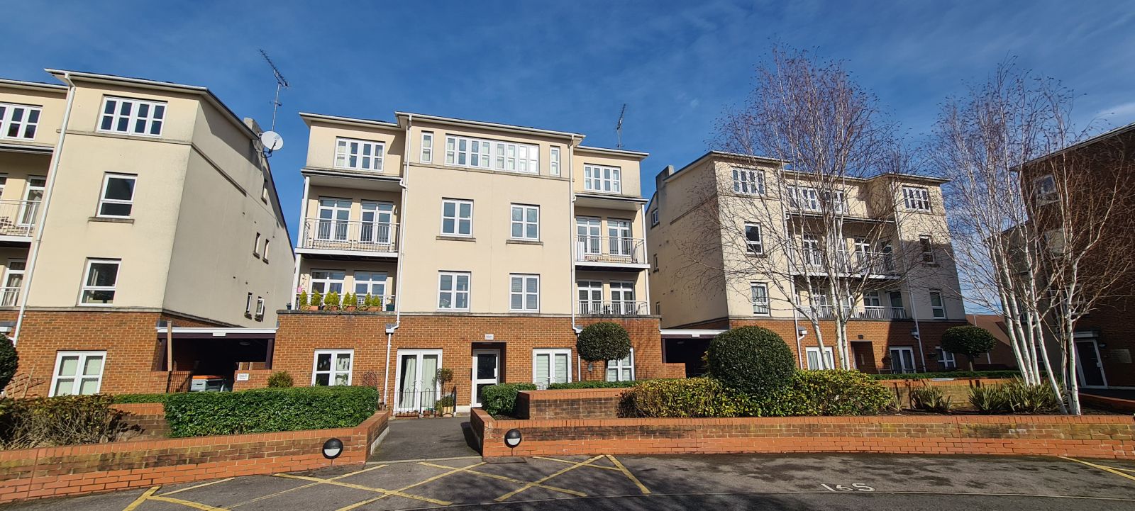 Fitzwilliam Close, London N20  