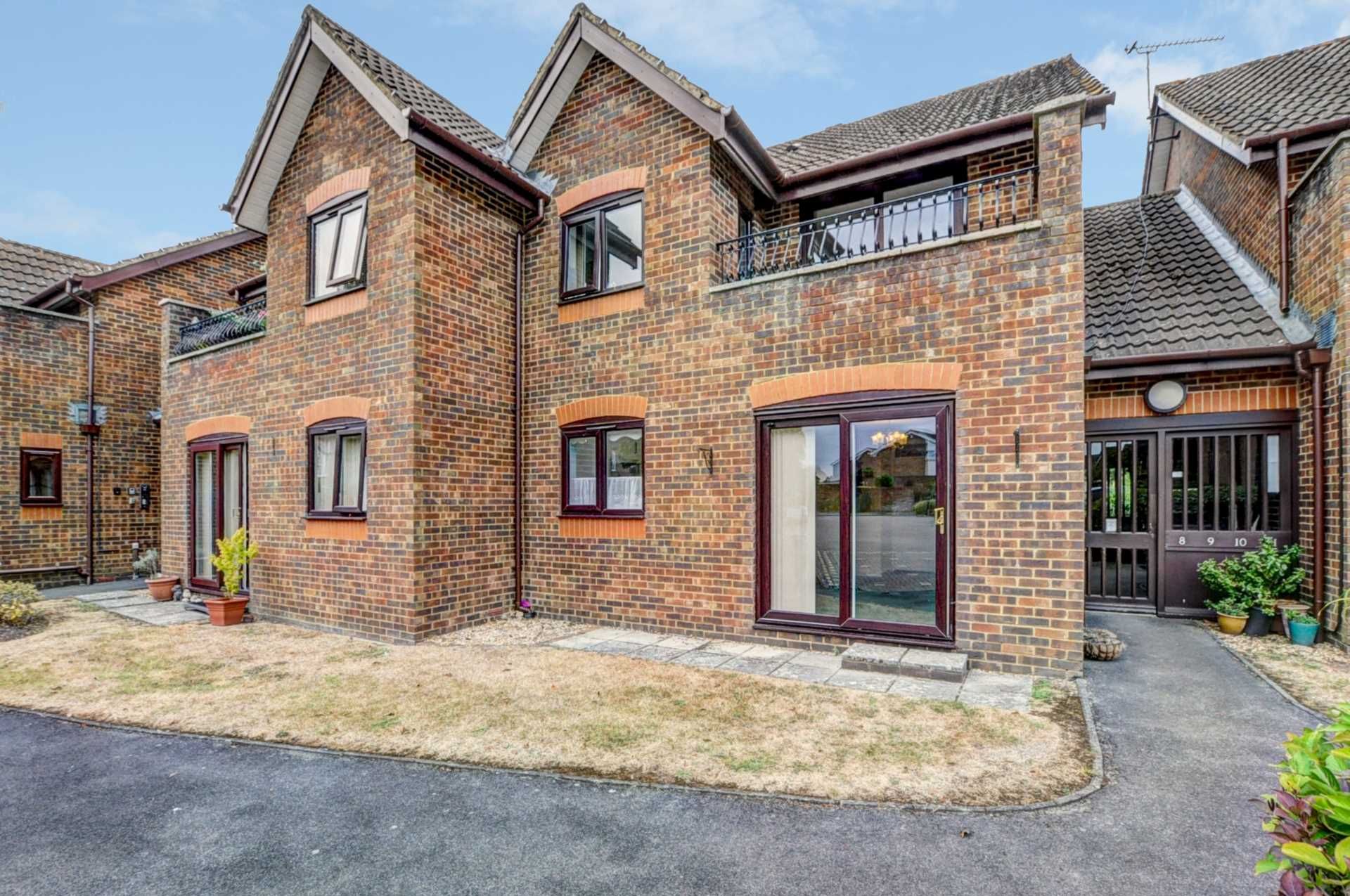 2 bed flat for sale in Old School Close, Stokenchurch HP14 Zoopla