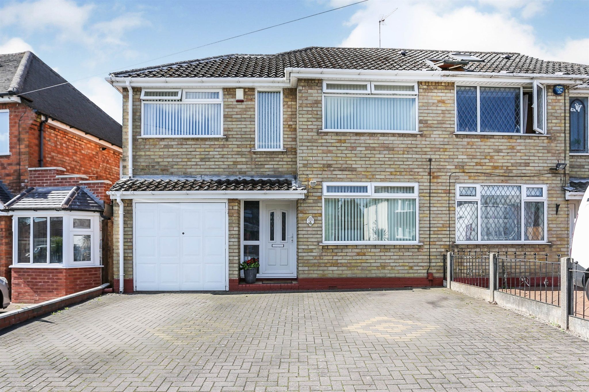 3 bed semidetached house for sale in Bucklands End Lane, Hodge Hill, Birmingham B34 Zoopla