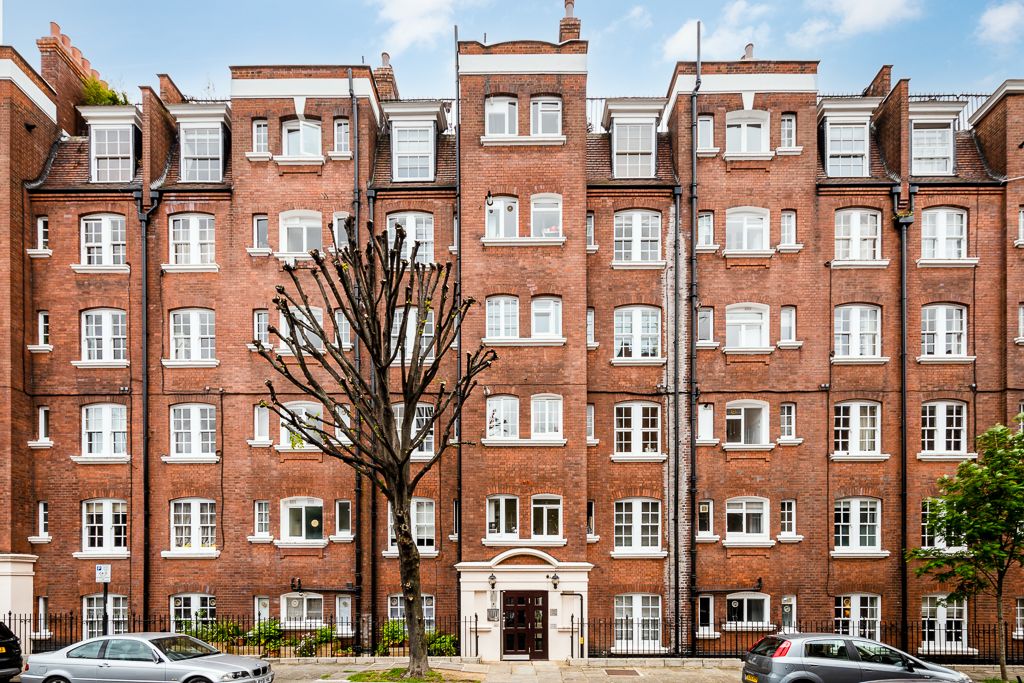 2 bed flat to rent in House, Street, Bloomsbury, London