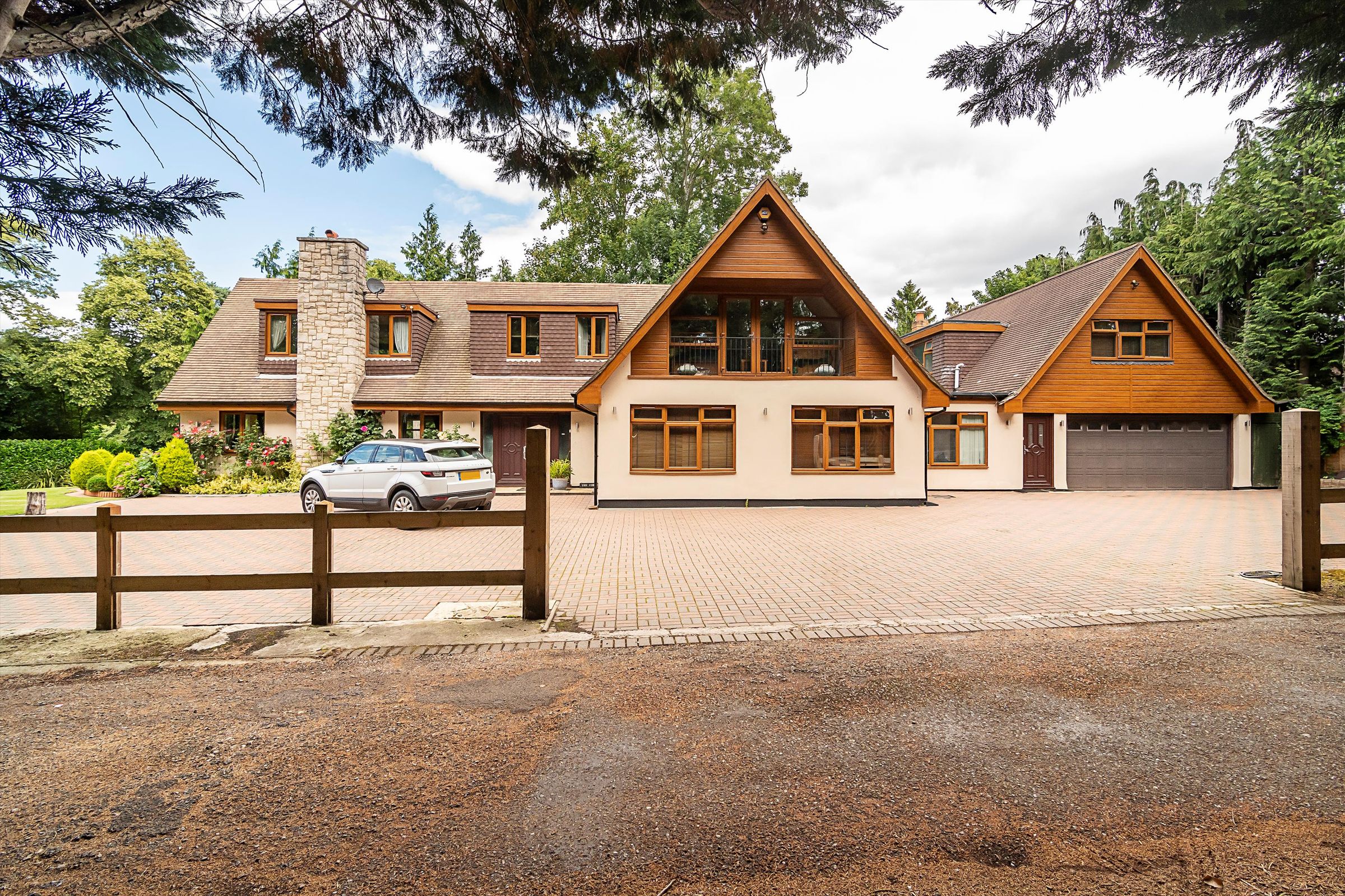 6 bed detached house for sale in Park Road, Stoke Poges, Slough