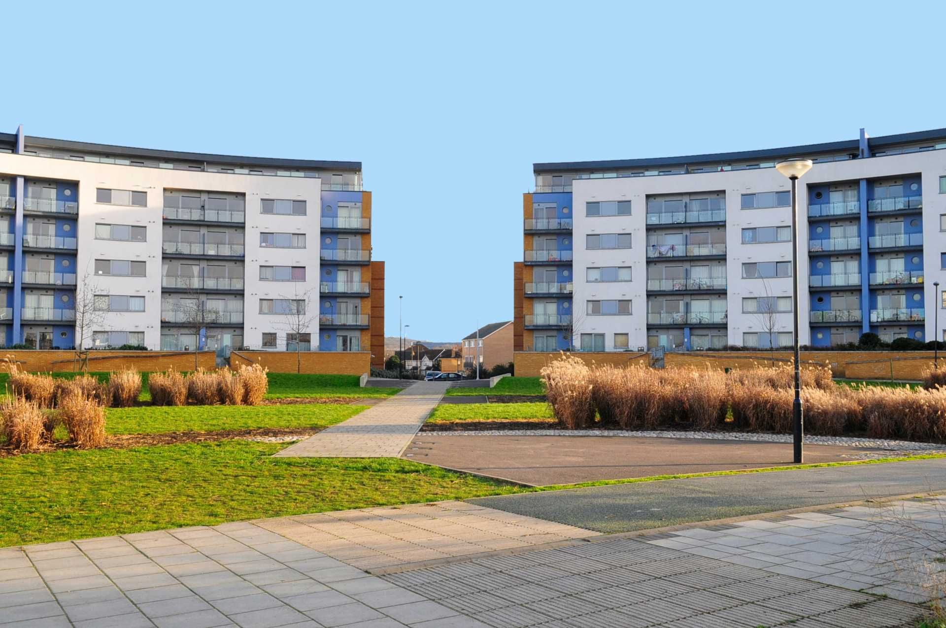 2 bed flat to rent in Tideslea Path, Thamesmead West SE28 Zoopla