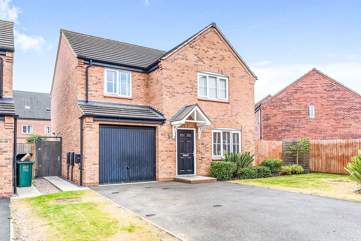 4 bed detached house for sale in Kimbolton Way, Boulton Moor, Derby