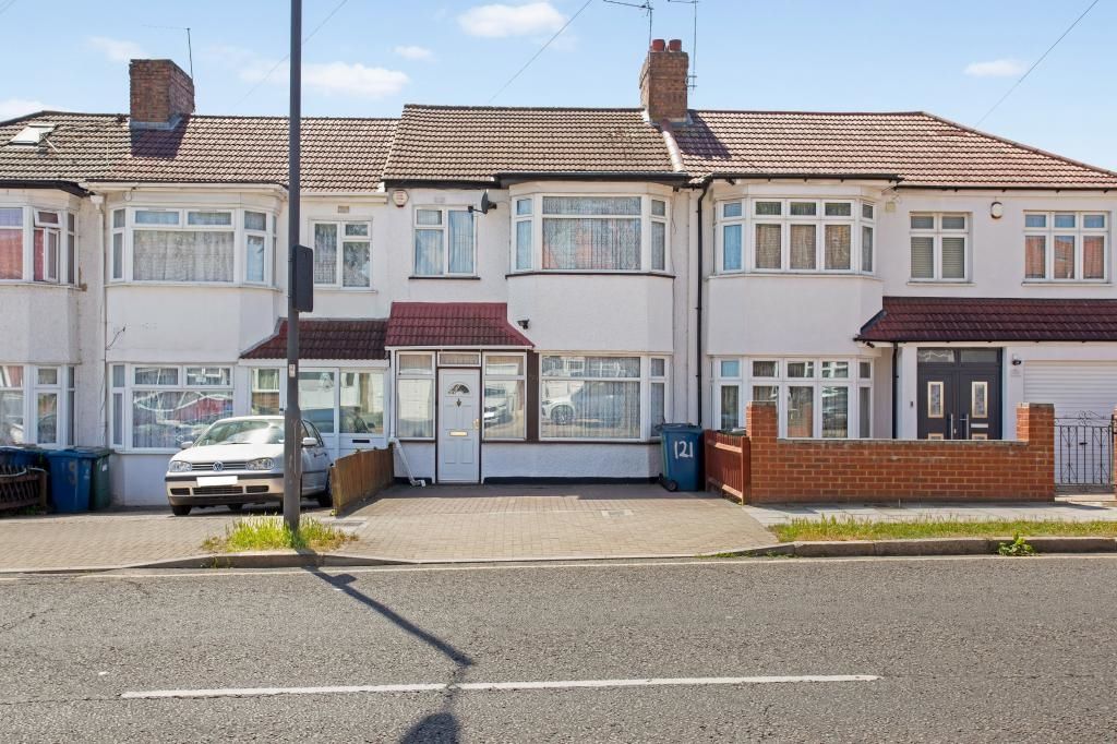 3 bed flat to rent in Turner Road, Edgware HA8 Zoopla