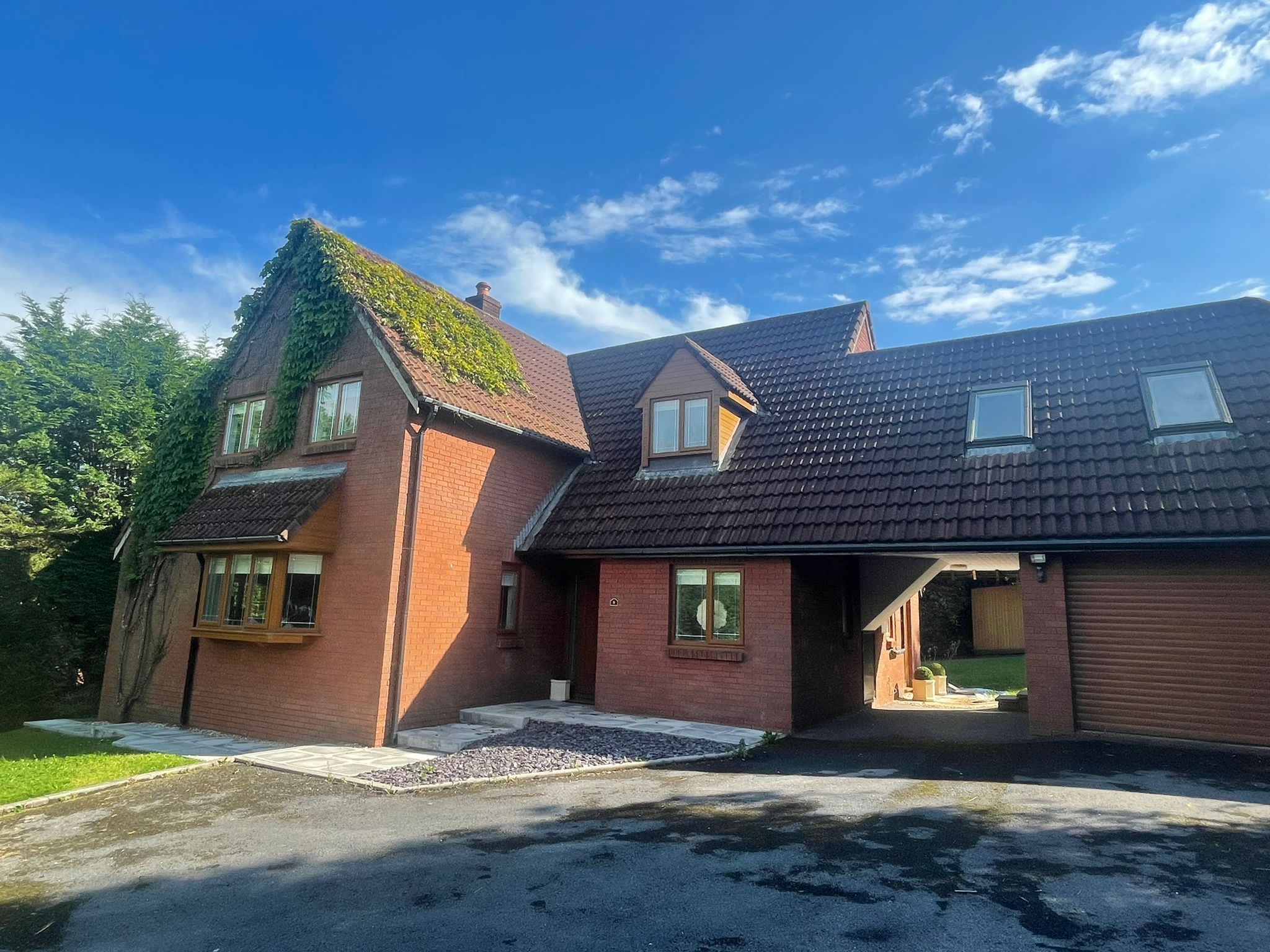 5 bed detached house for sale in Tudor Court, Pontarddulais, Swansea
