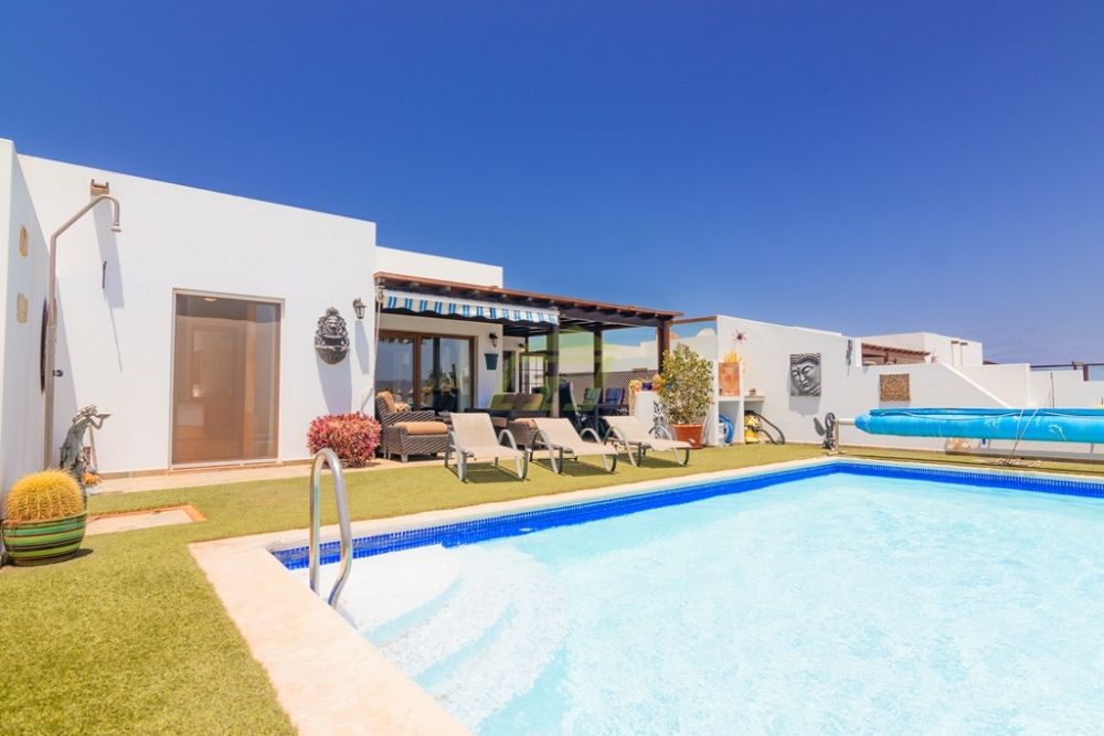 3 bed villa for sale in Playa Blanca, Lanzarote, Spain Zoopla