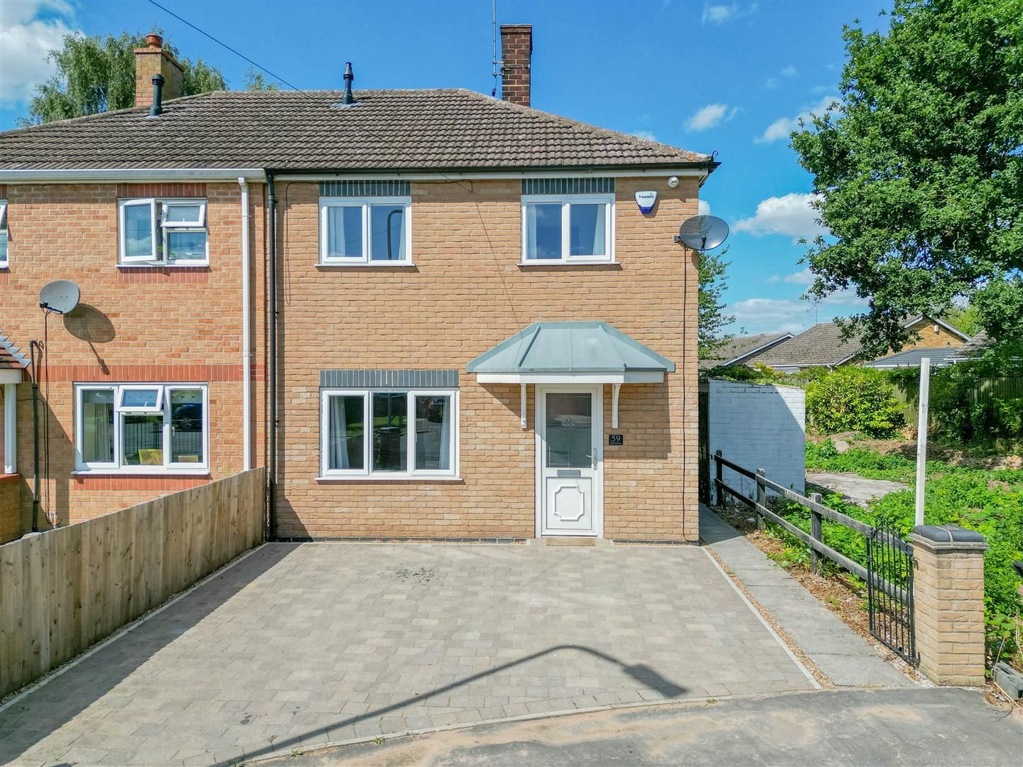 2 bed semidetached house for sale in Queensway, Skellingthorpe