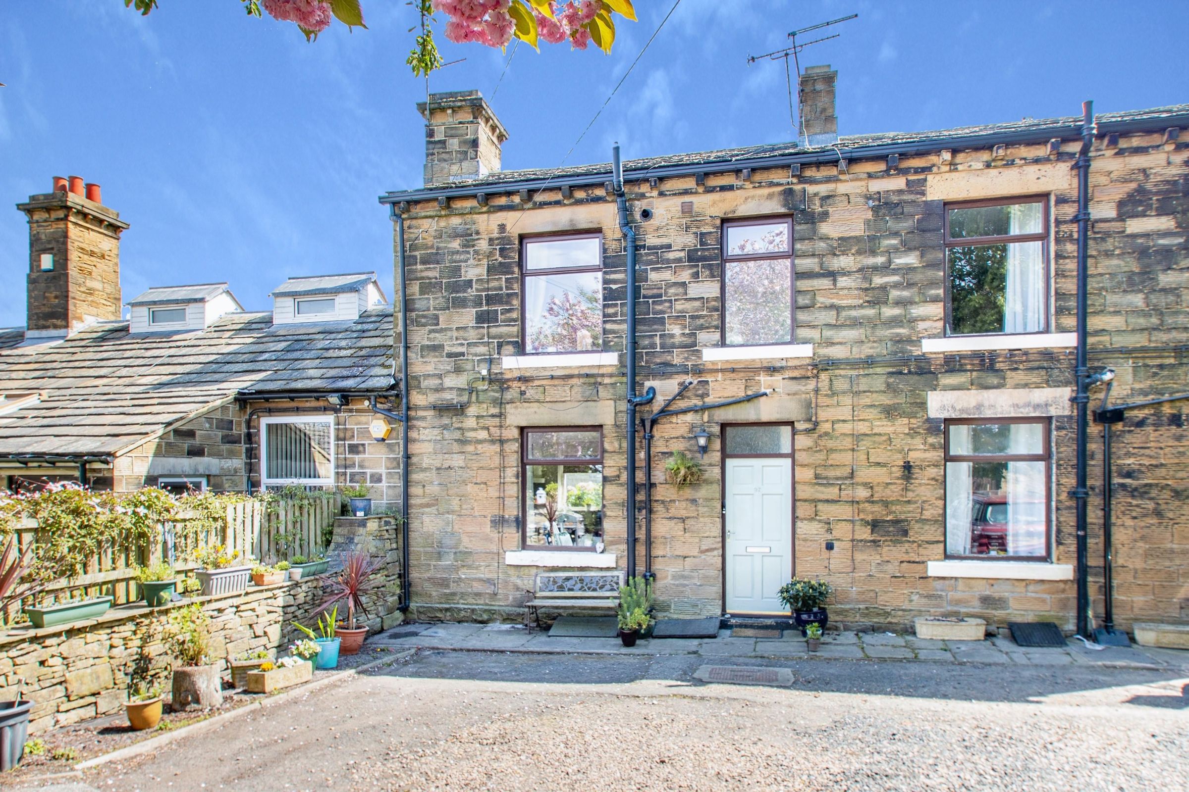 1 bed terraced house for sale in Haigh Moor Road, Tingley, Wakefield