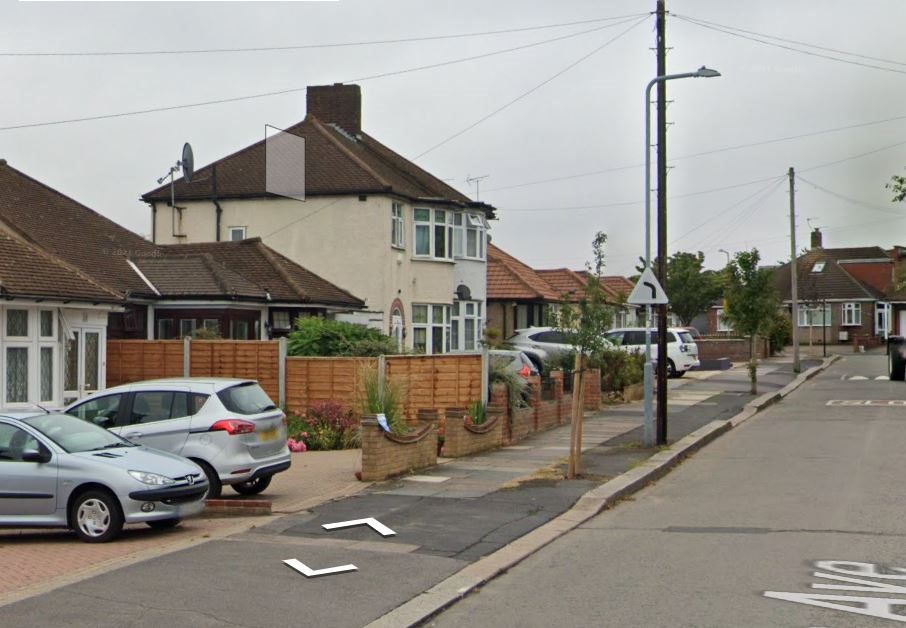 Studio to rent in Basildon Avenue, Clayhall IG5, Ig6, Ig2, Zoopla