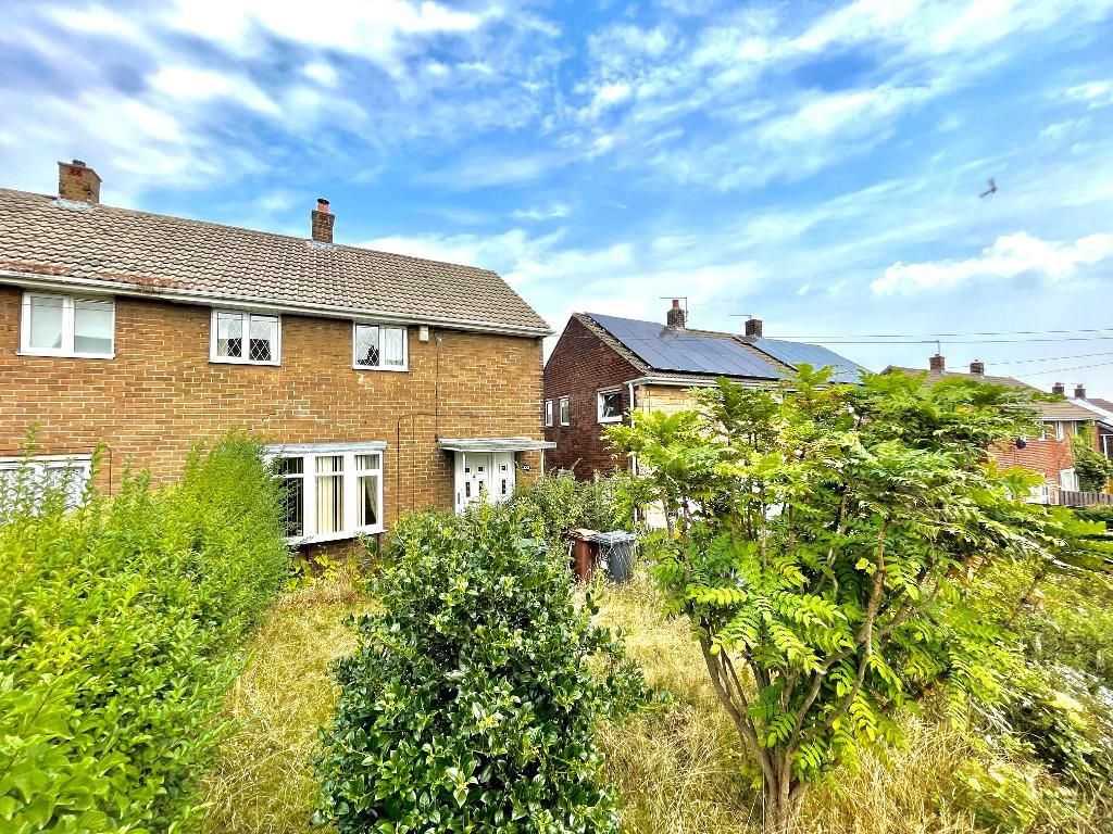3 bed semidetached house for sale in Farm Road, Kendray, Barnsley