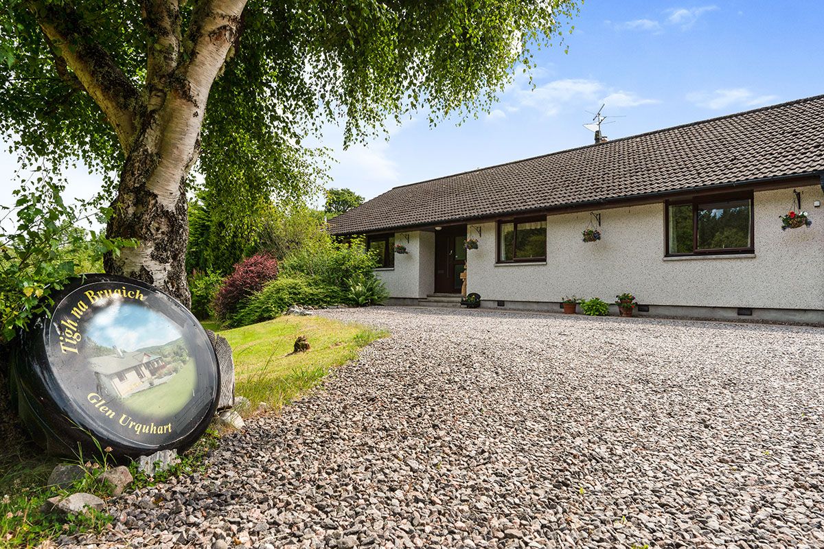4 bed bungalow for sale in Glen Urquhart, Drumnadrochit, Inverness