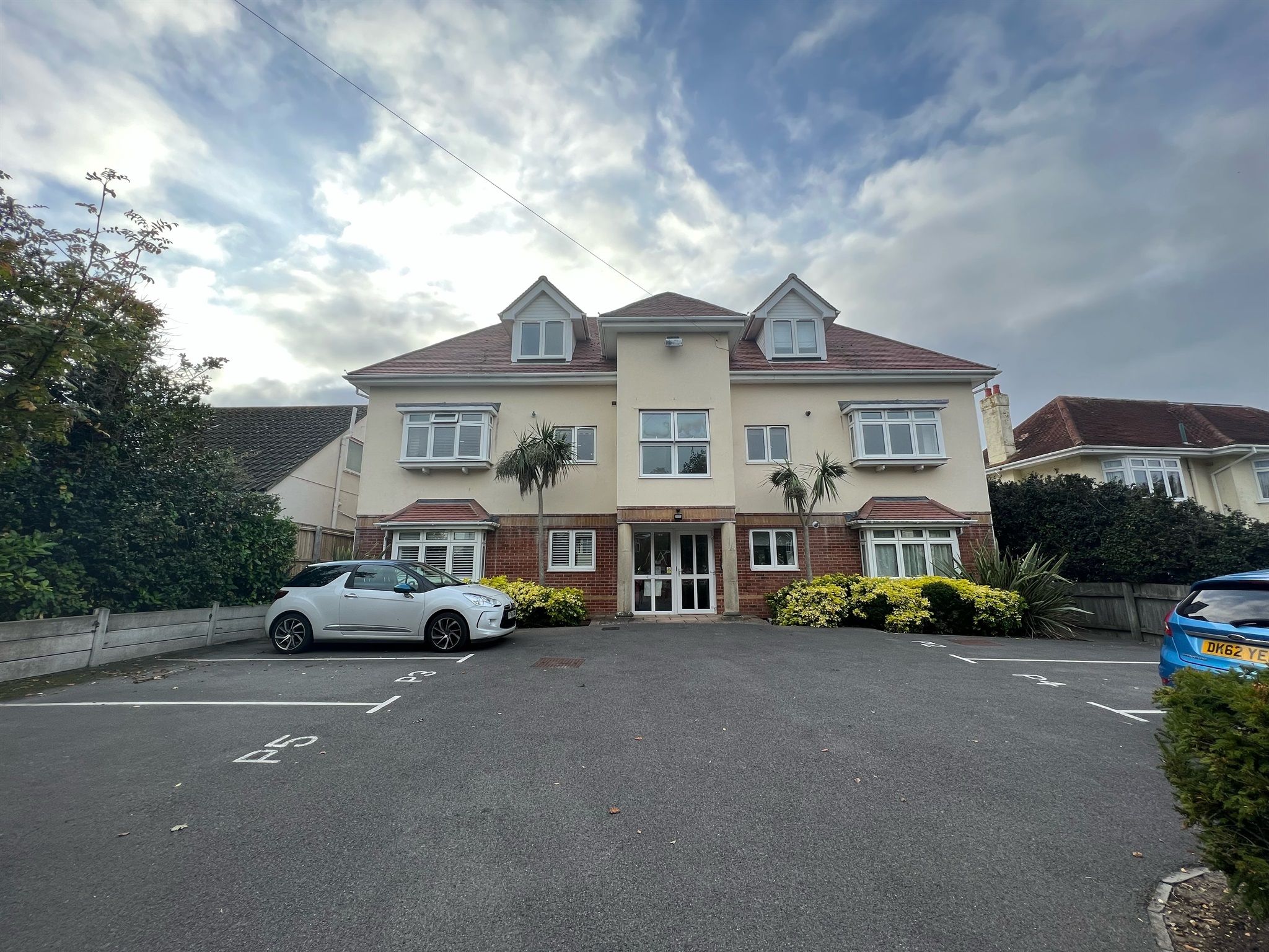 2 bed flat to rent in Browning Avenue, Pokesdown, Bournemouth BH5 Zoopla