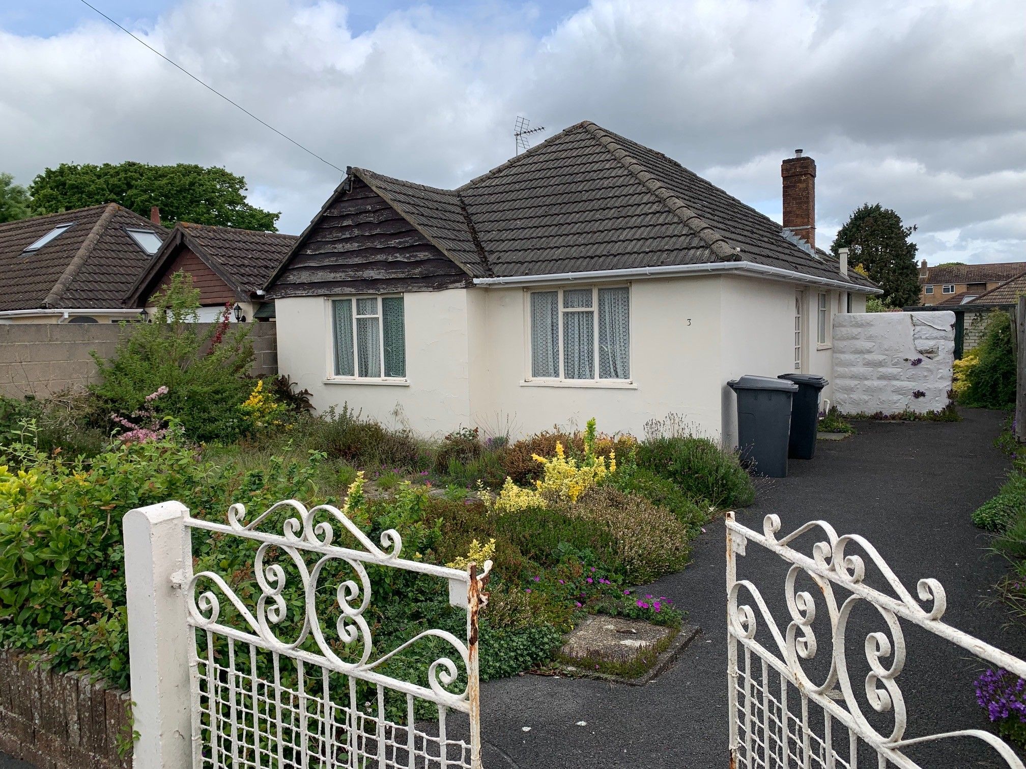 2 bed detached bungalow for sale in Howton Road, Bournemouth BH10 Zoopla