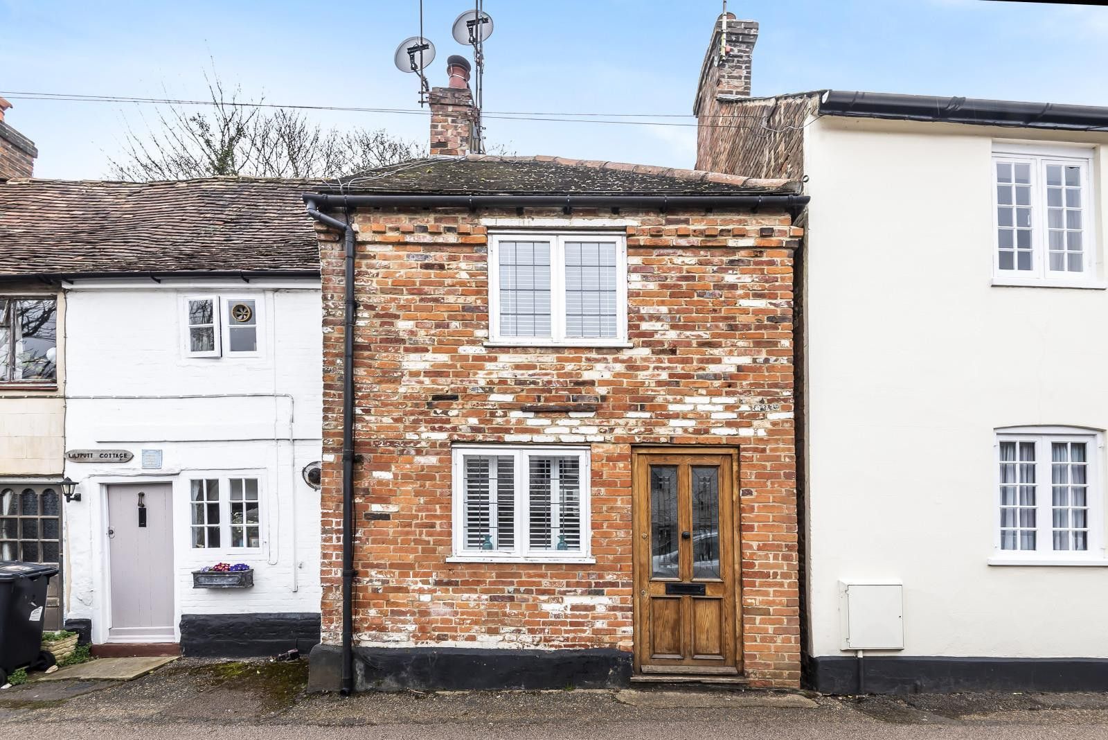 Red Lion Lane Farnham GU9  