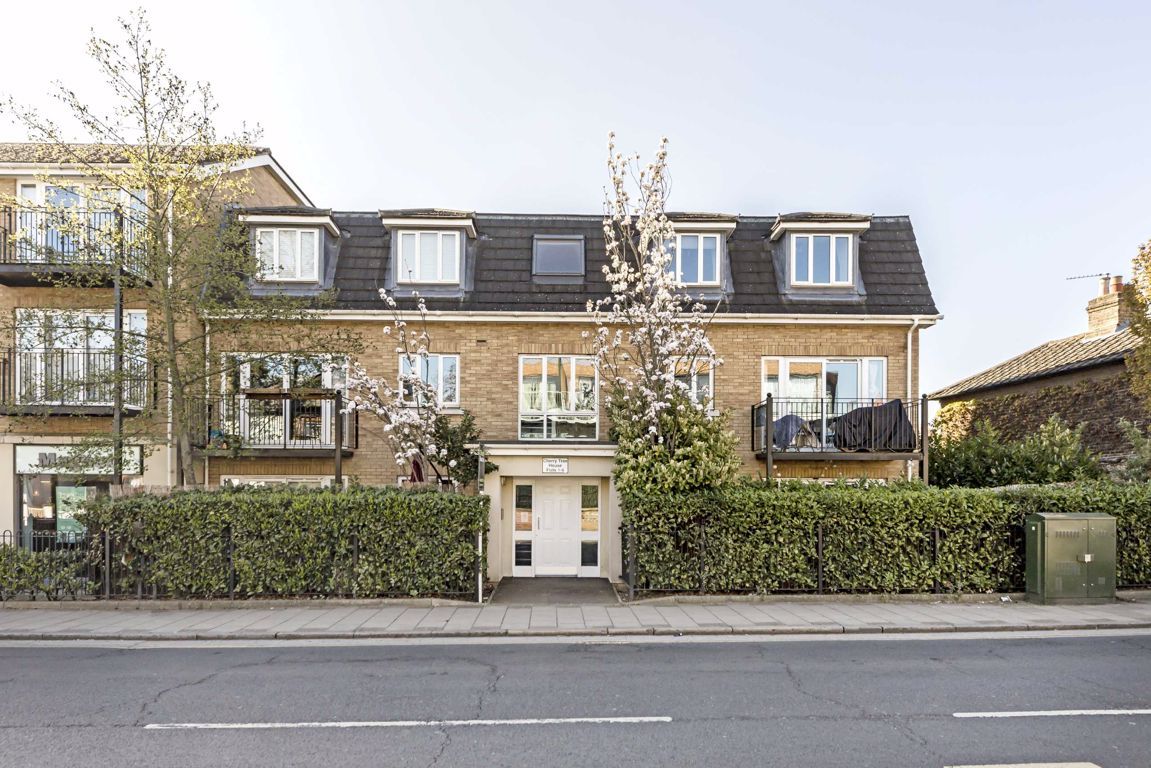 2 bed flat for sale in Staines Road, Twickenham TW2 Zoopla