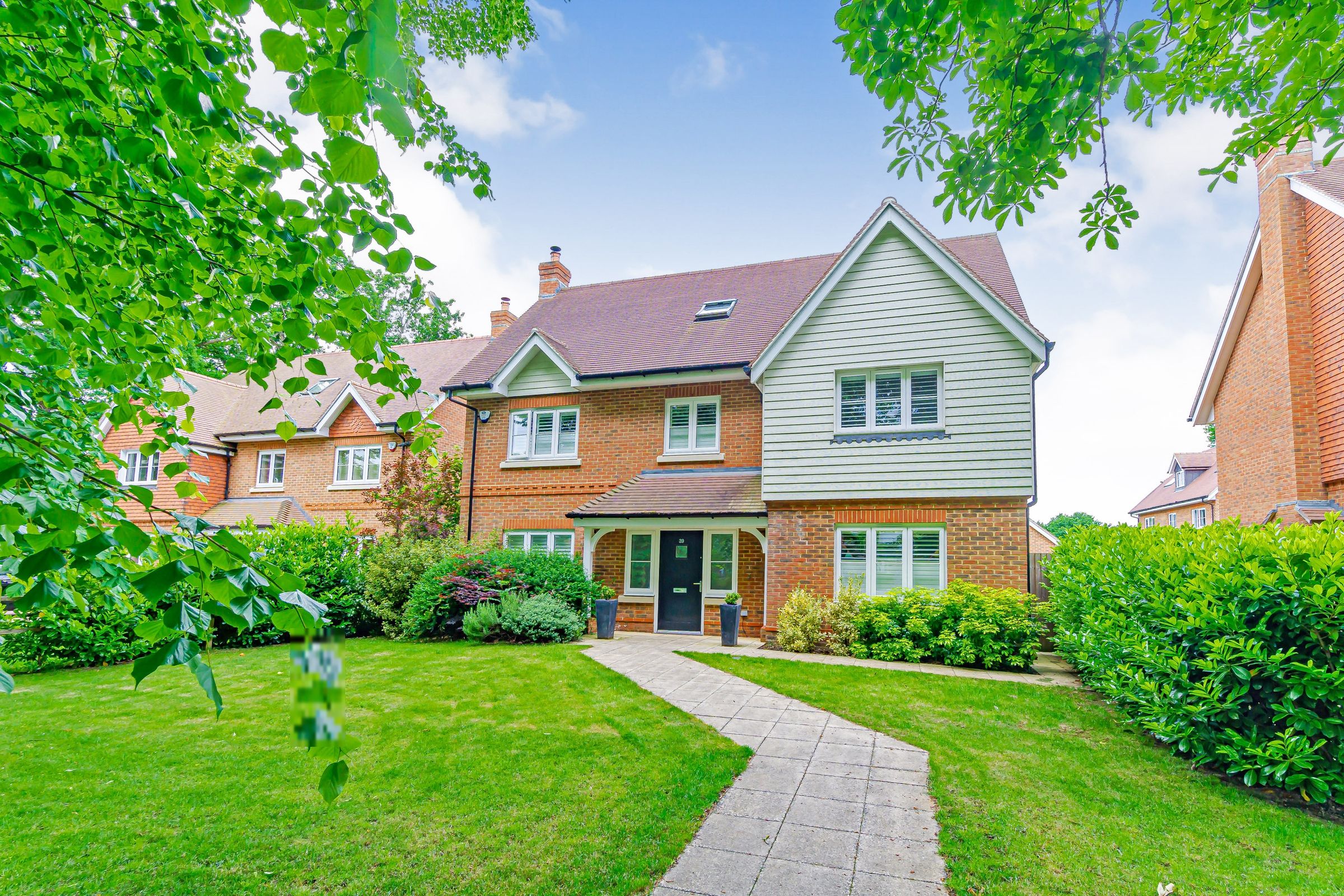 5 bed detached house for sale in Oakwood Road, Horley RH6 Zoopla