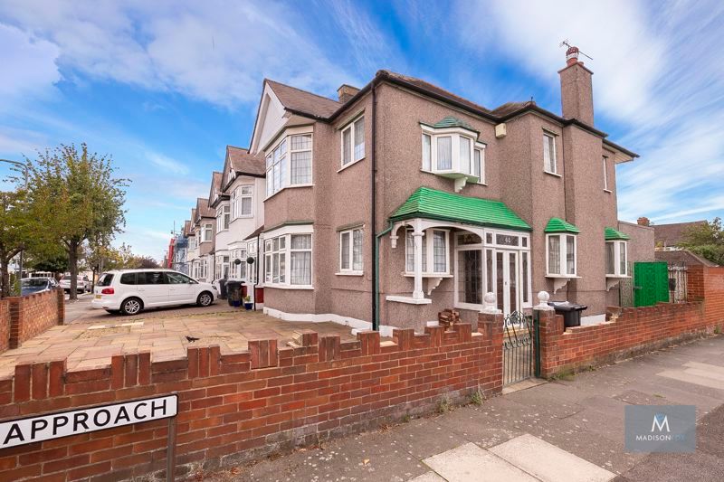 3 bed terraced house for sale in Otley Drive, Ilford IG2 Zoopla
