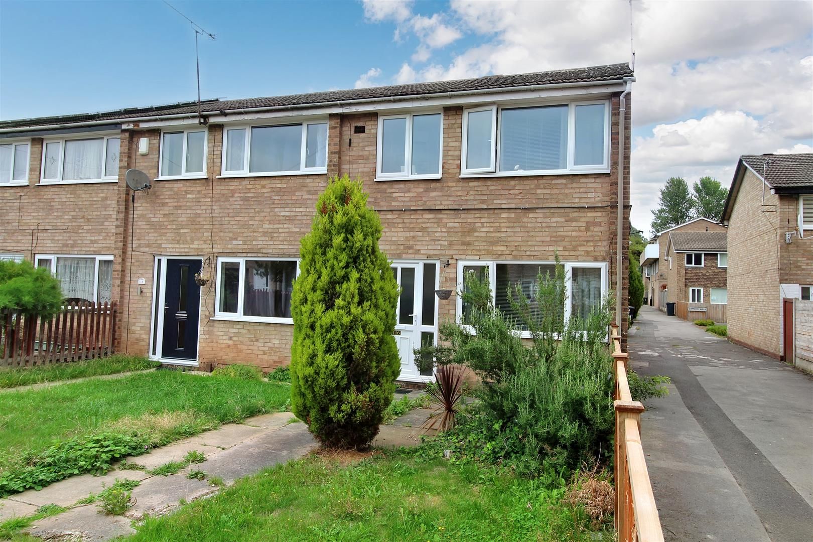 3 bed end terrace house for sale in Apple Walk, Thorneywood, Nottingham