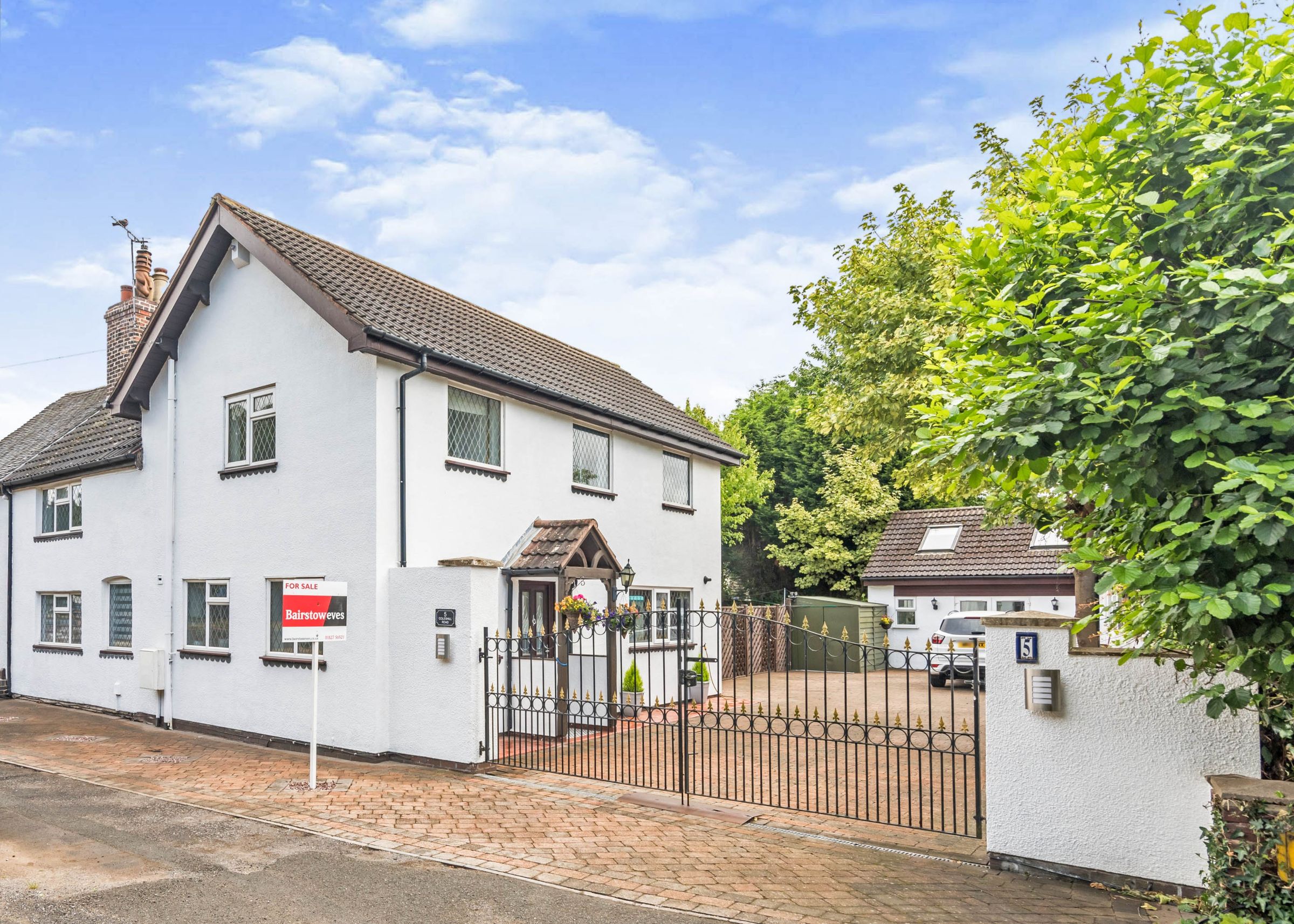 4 bed semidetached house for sale in Coleshill Road, Fazeley, Tamworth