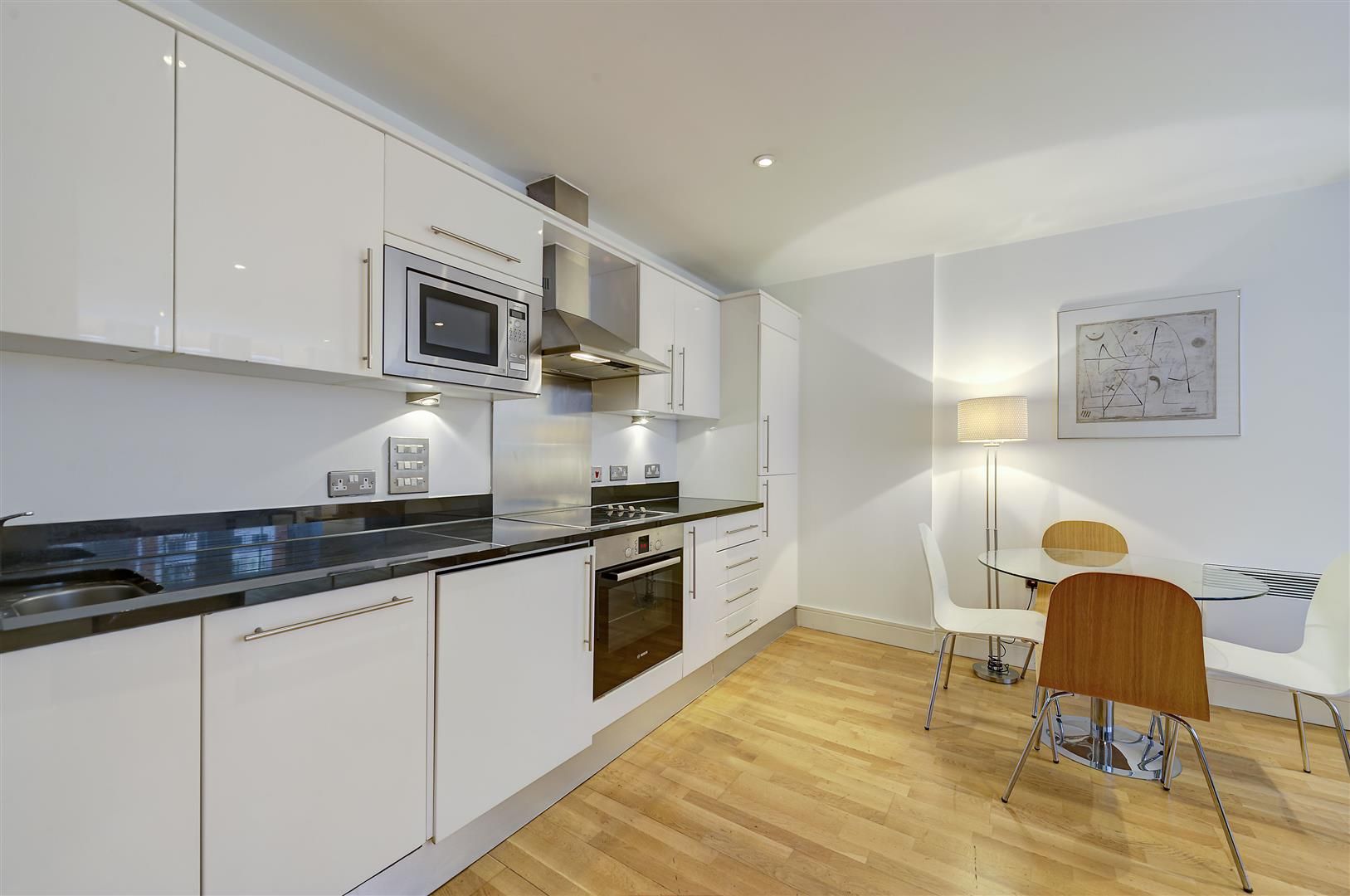 2 bed flat to rent in Romney House, Marsham Street SW1P Zoopla