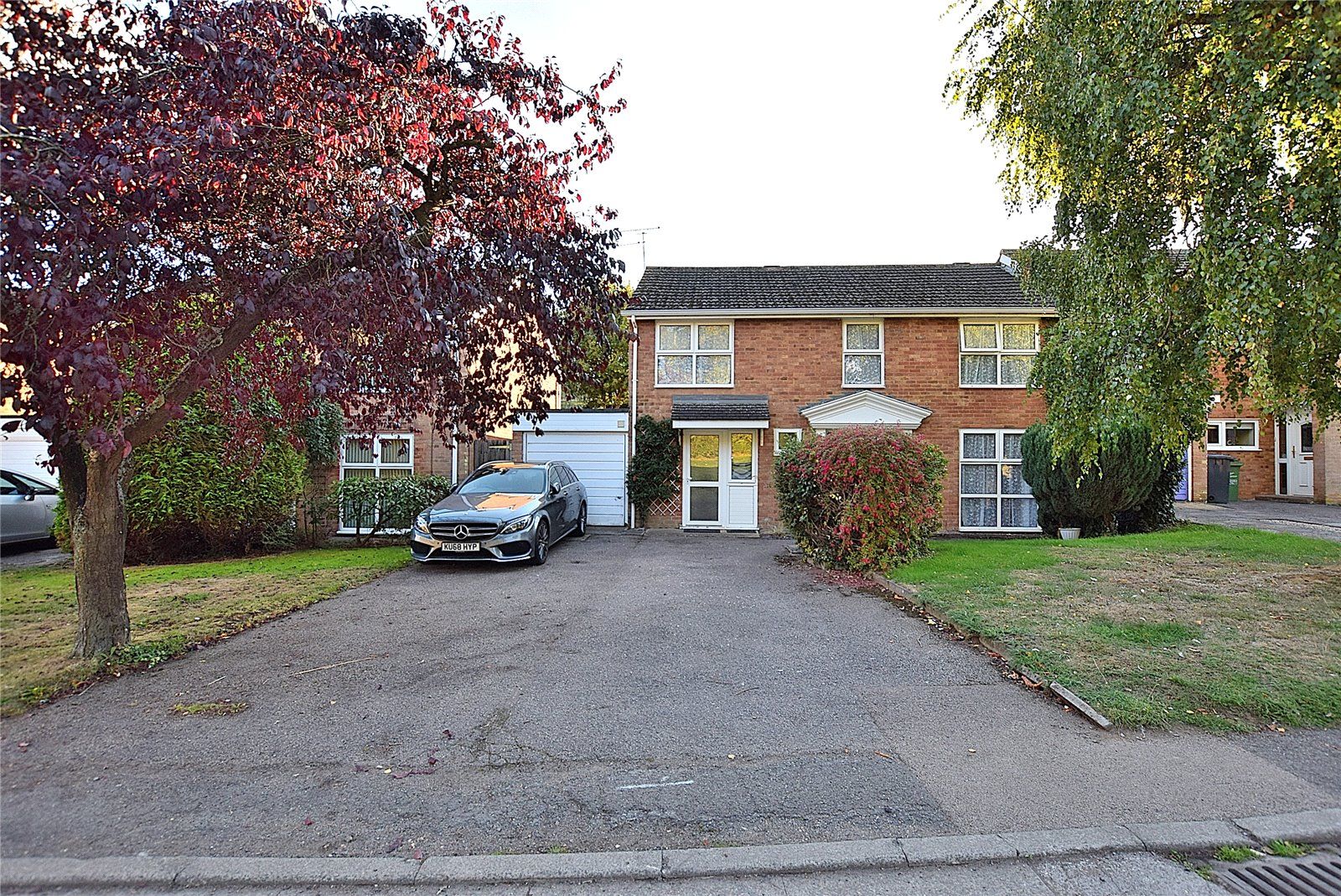 4 bed linkdetached house for sale in Bideford Green, Linslade