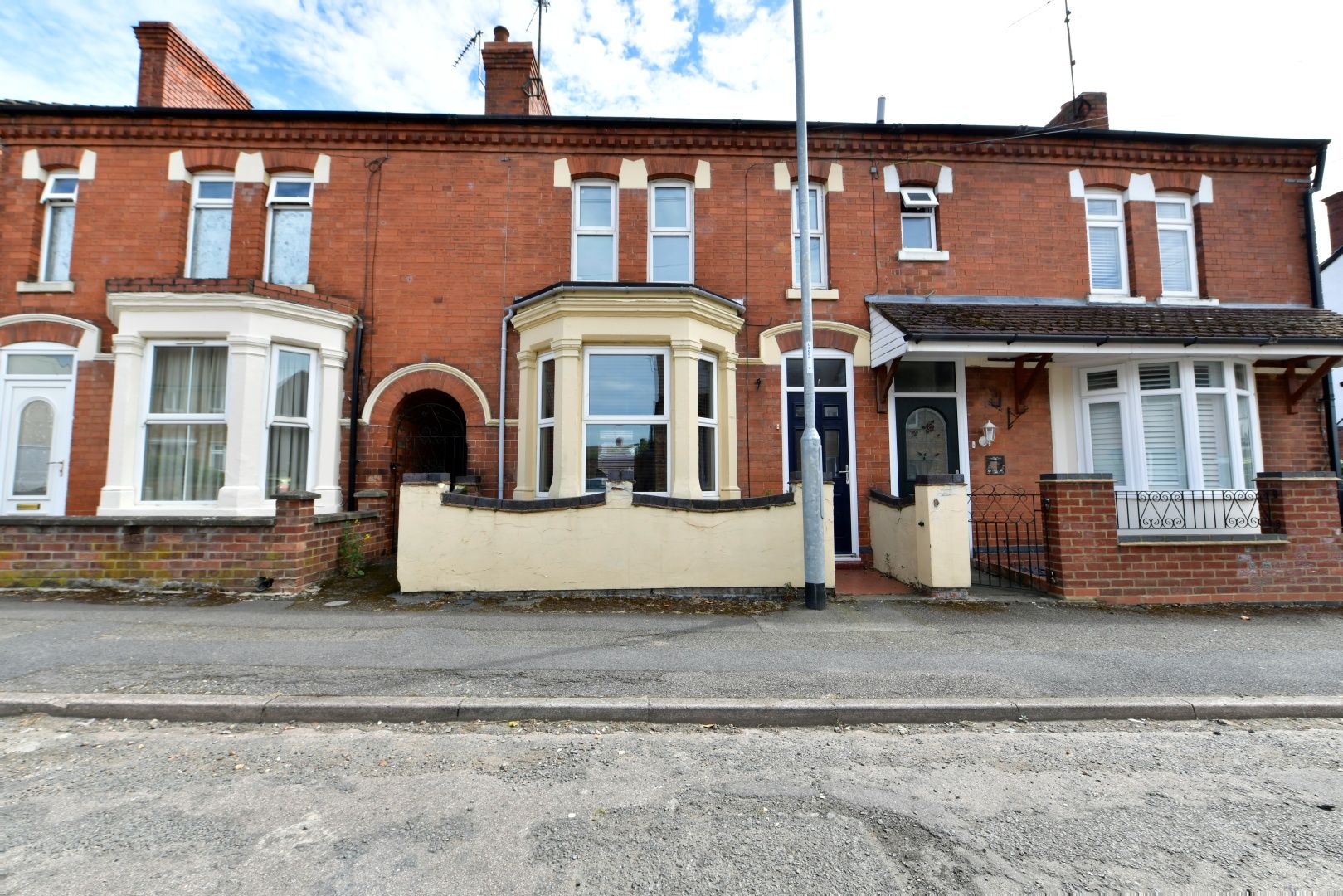 3 bed terraced house for sale in Roberts Street, Rushden