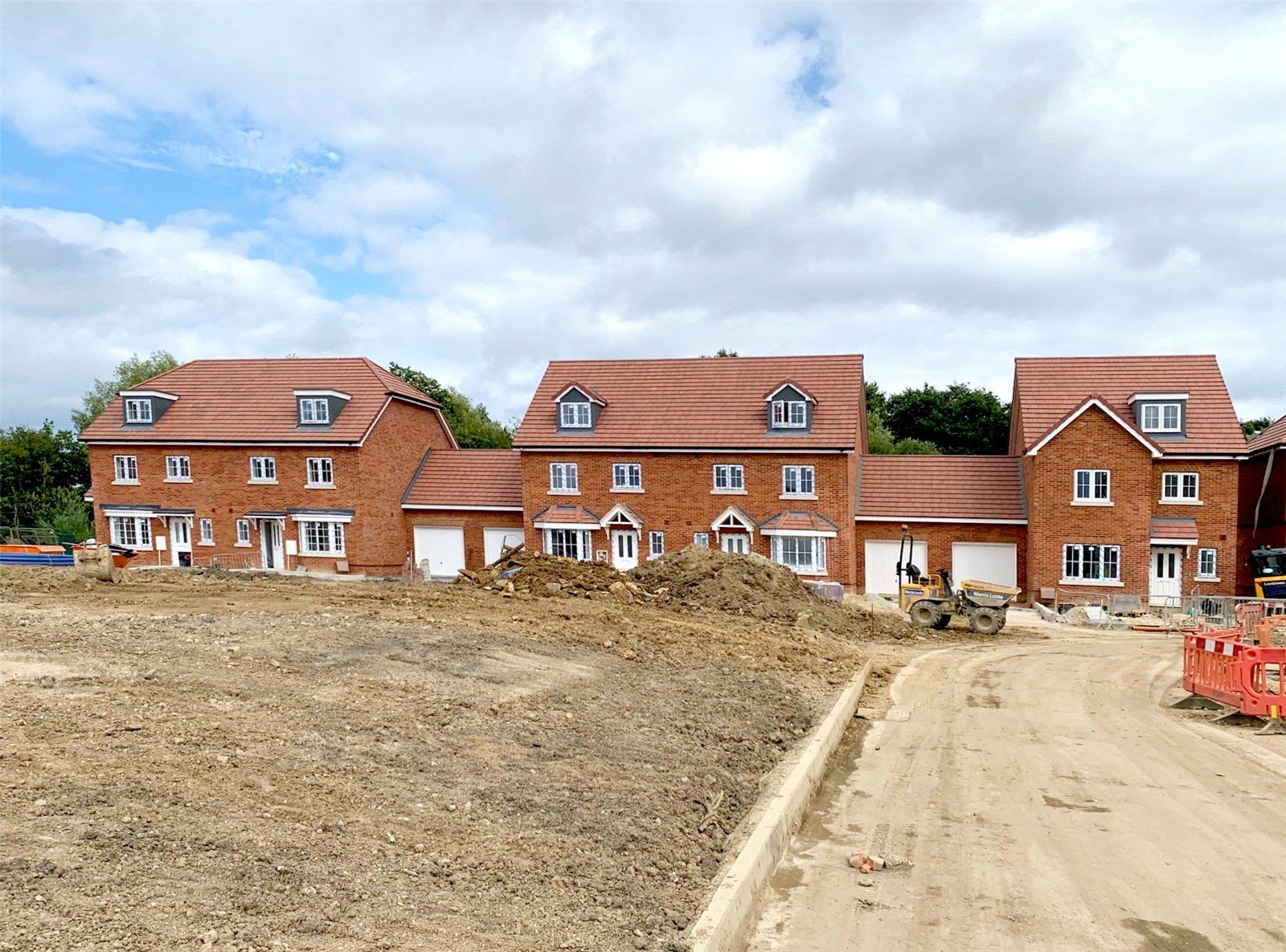 Halifax Close, Worplesdon GU3  