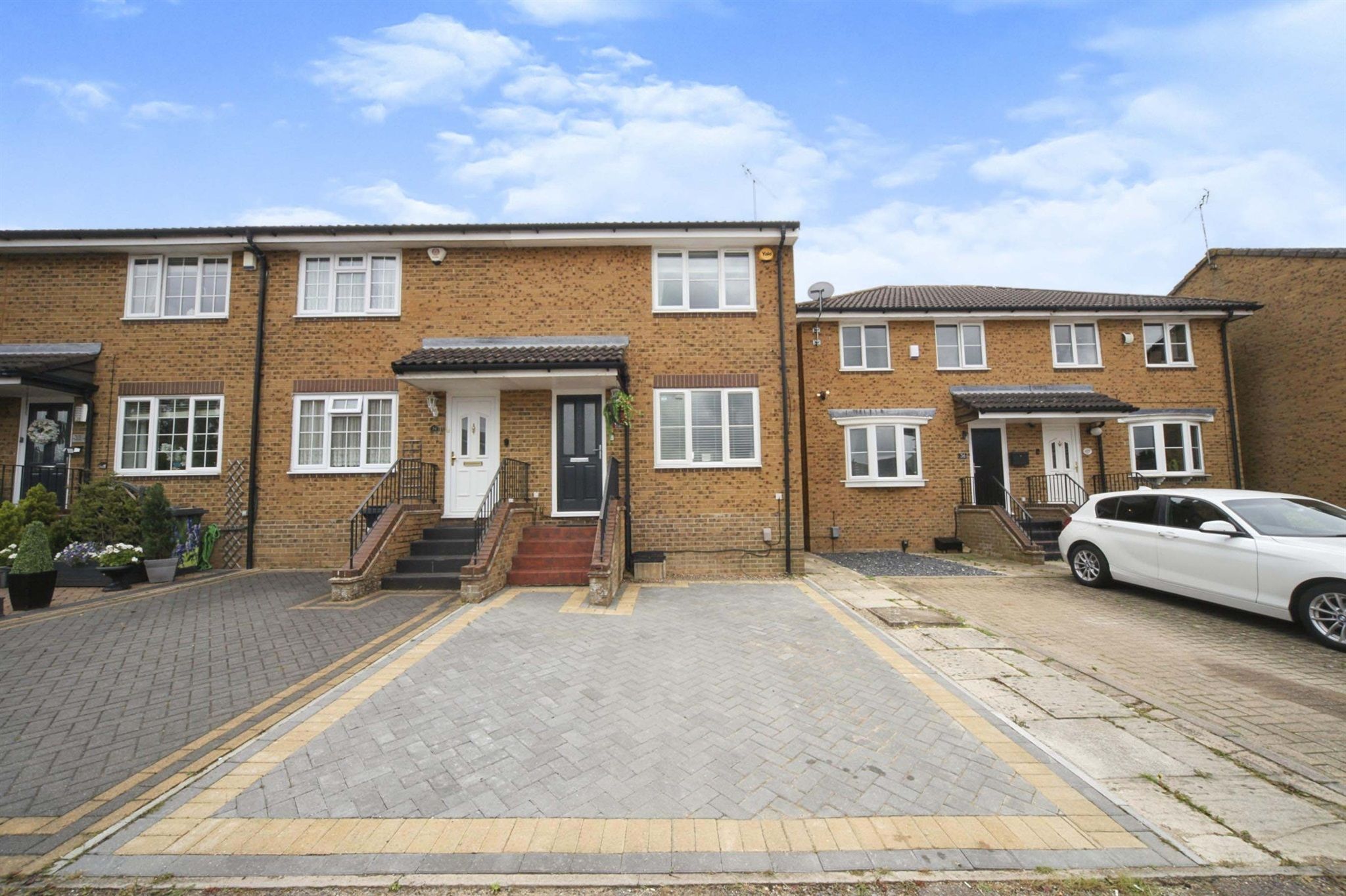2 bed end terrace house for sale in Whitwell Close, Luton LU3 Zoopla