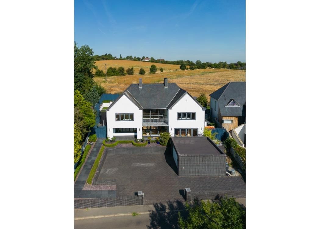 5 bed detached house for sale in Luddington Road, StratfordUponAvon