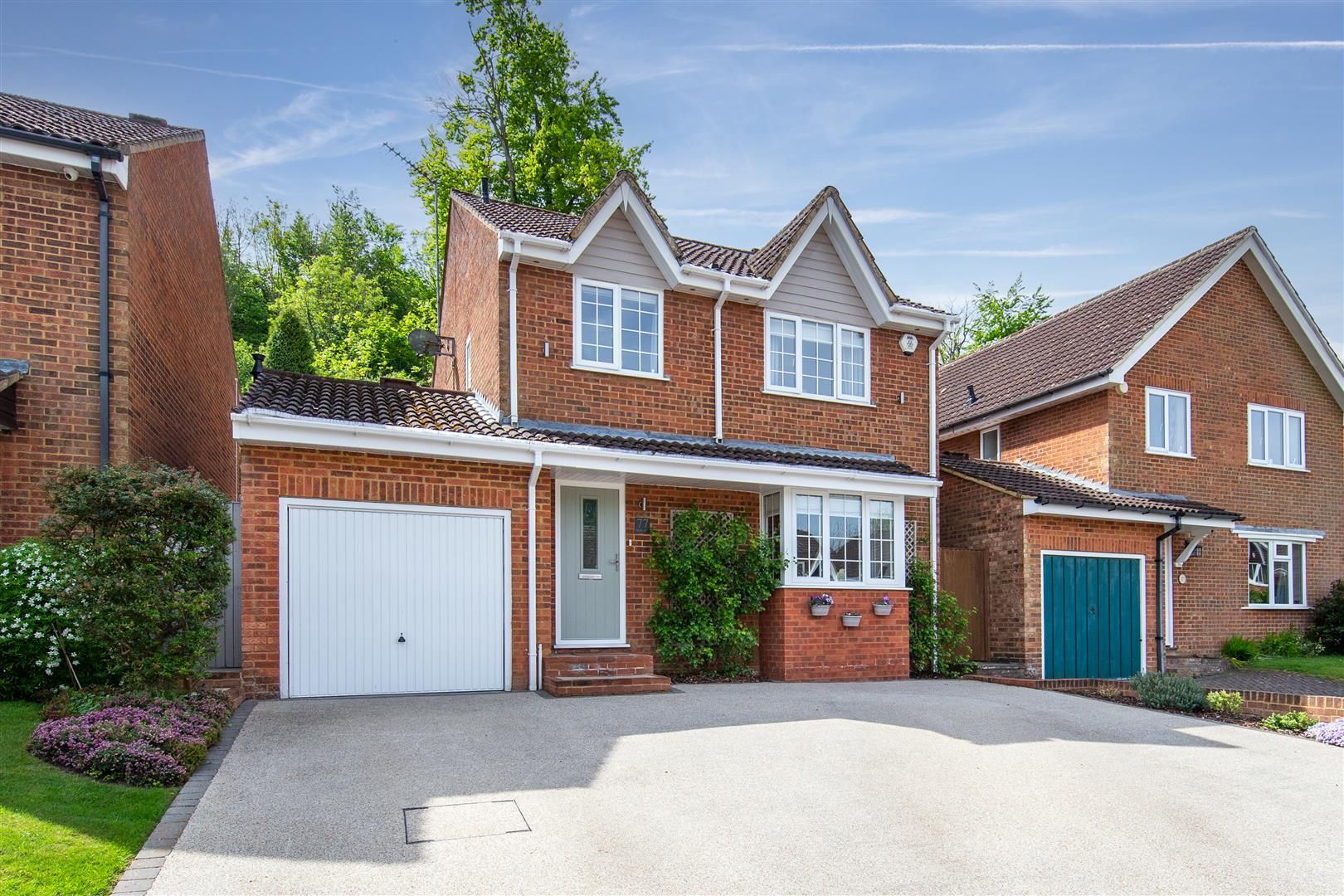 4 bed detached house for sale in West Hill, Dunstable, Bedfordshire LU6