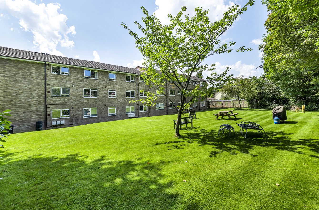 Elizabeth Court, Hempstead Road, Watford WD17  