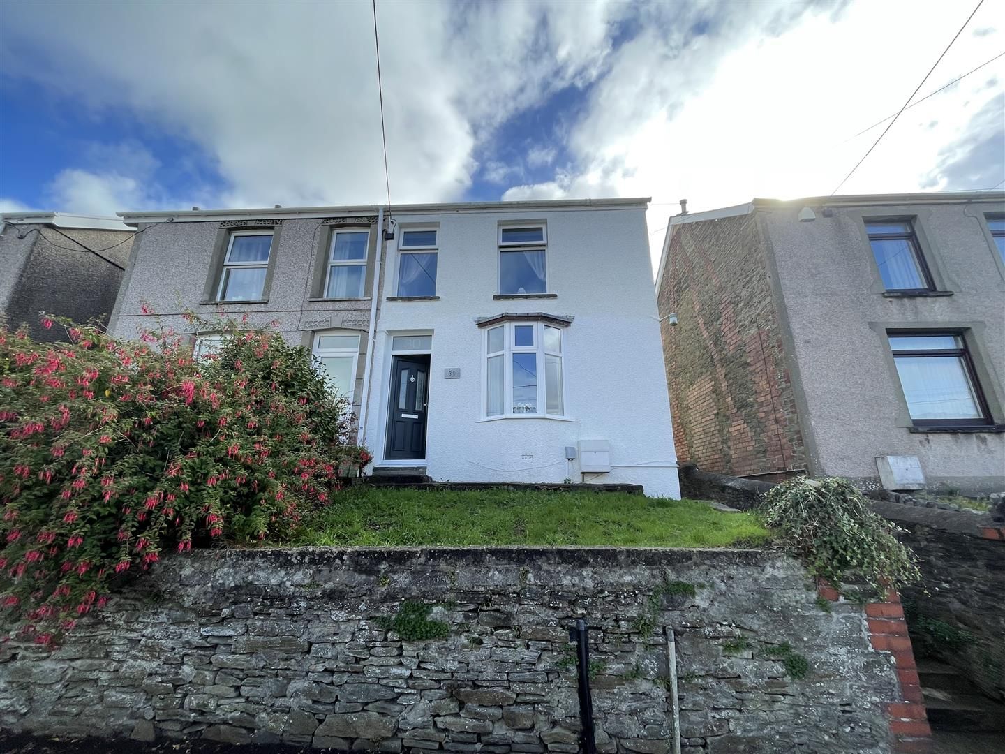 3 bed semidetached house for sale in Cefn Yr Allt, Aberdulais, Neath