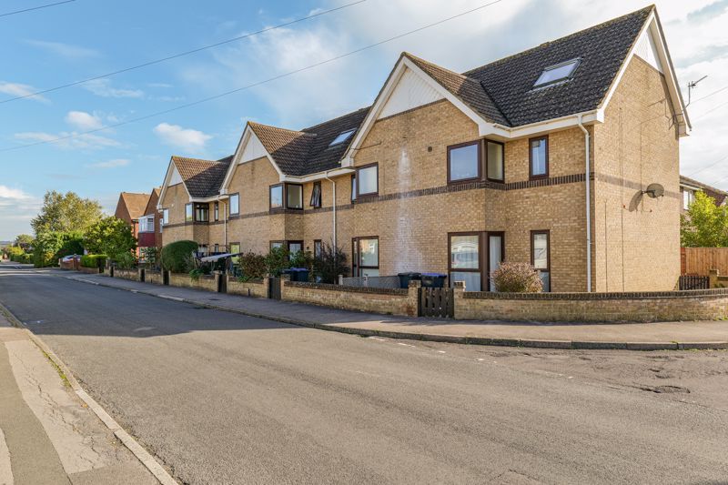 1 bed flat for sale in Kenilworth Gardens, Melksham SN12 Zoopla