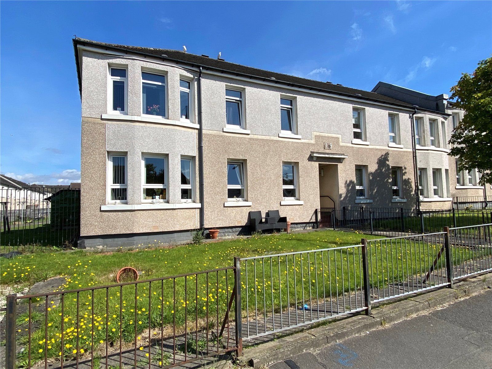 3 bed flat for sale in Carnwadric Road, Thornliebank, Glasgow G46 Zoopla