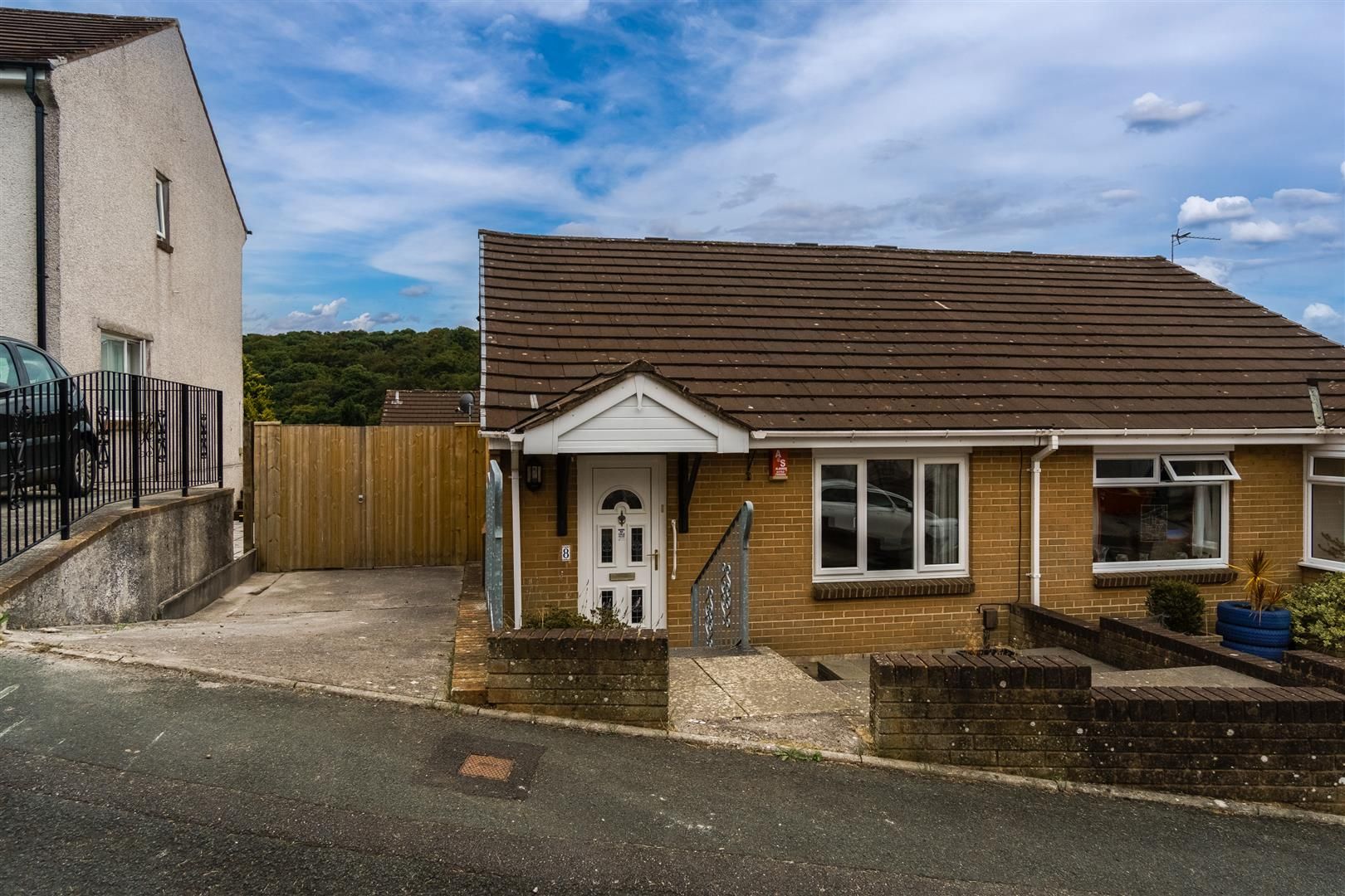 2 bed semidetached bungalow for sale in Cambourne Close, Badgers Wood