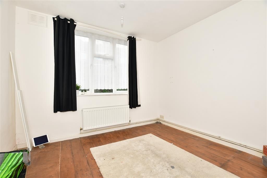 3 bed semidetached bungalow for sale in Mount Road, Dover, Kent CT17