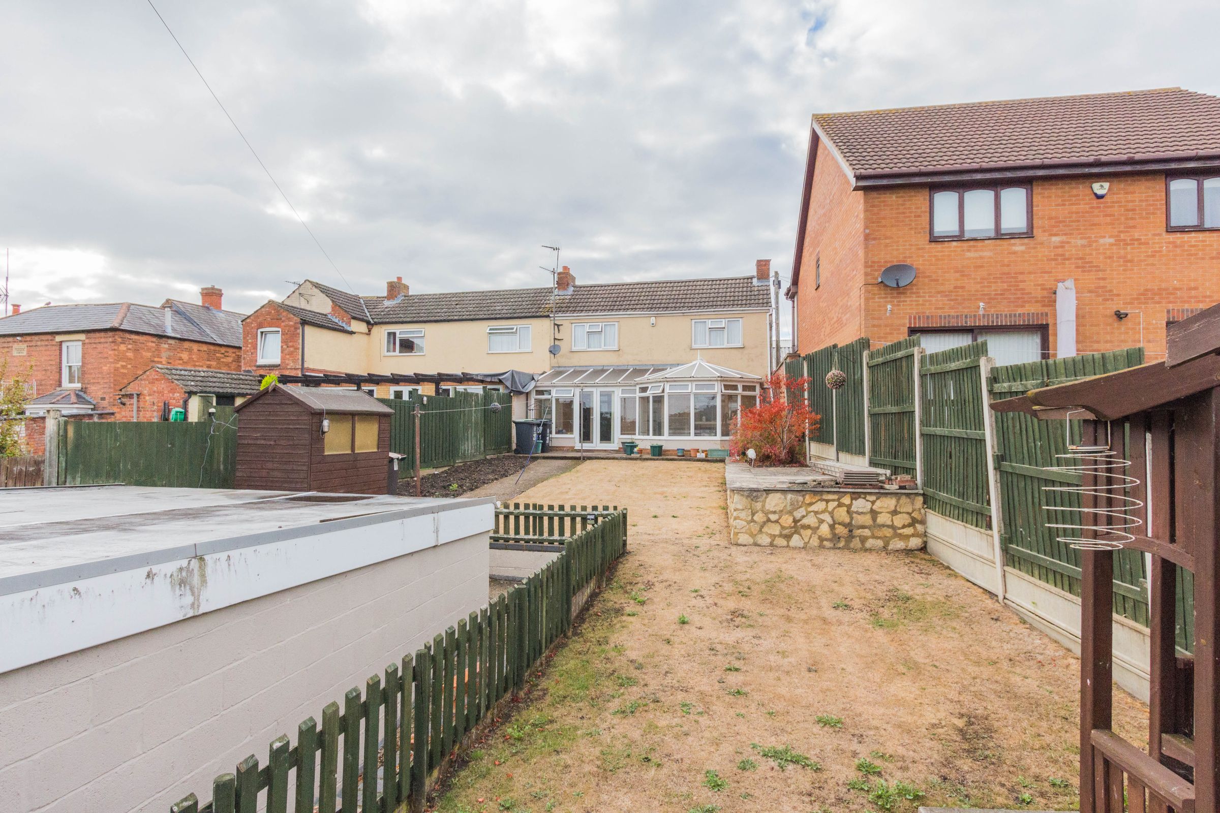 3 bed end terrace house for sale in Victoria Street, Irthlingborough