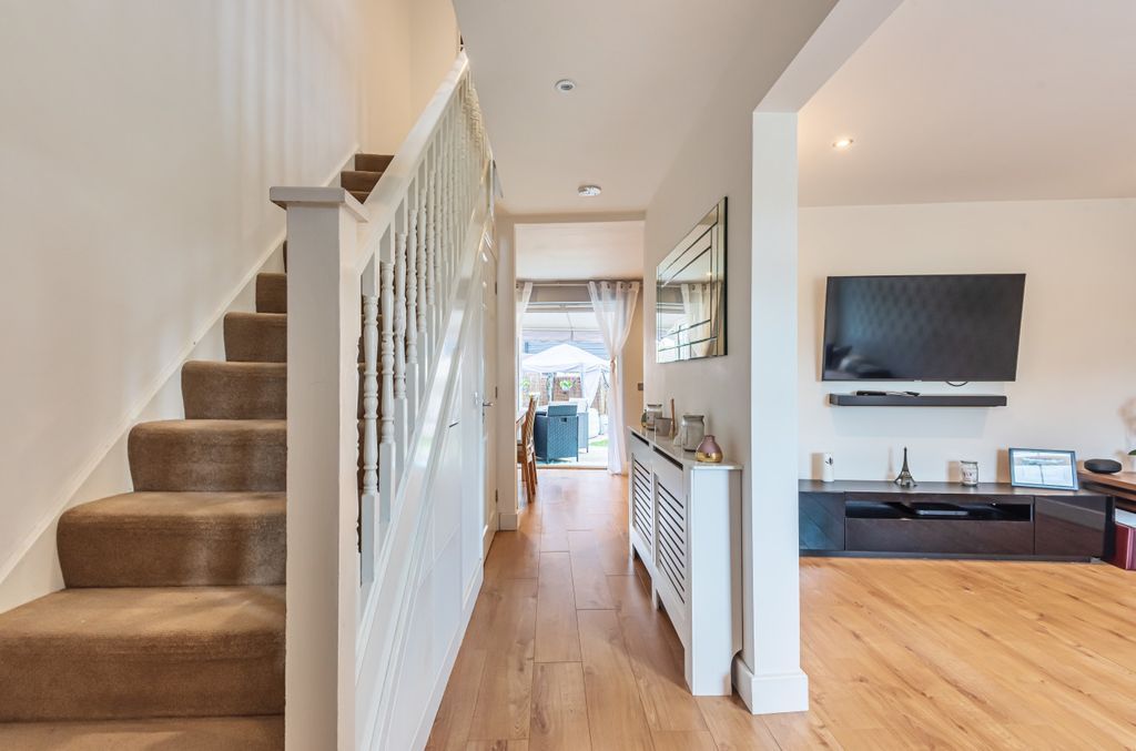 4 bed terraced house for sale in Truscott Avenue, Swindon SN25 Zoopla