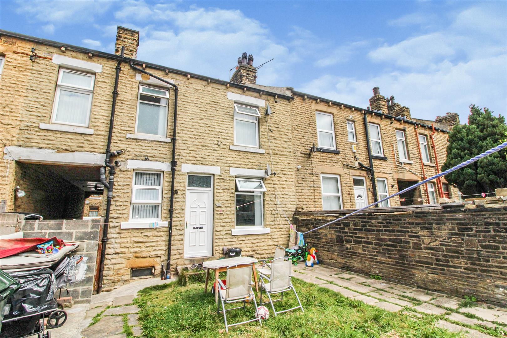 4 bed terraced house for sale in Carrington Street, Bradford BD3 Zoopla