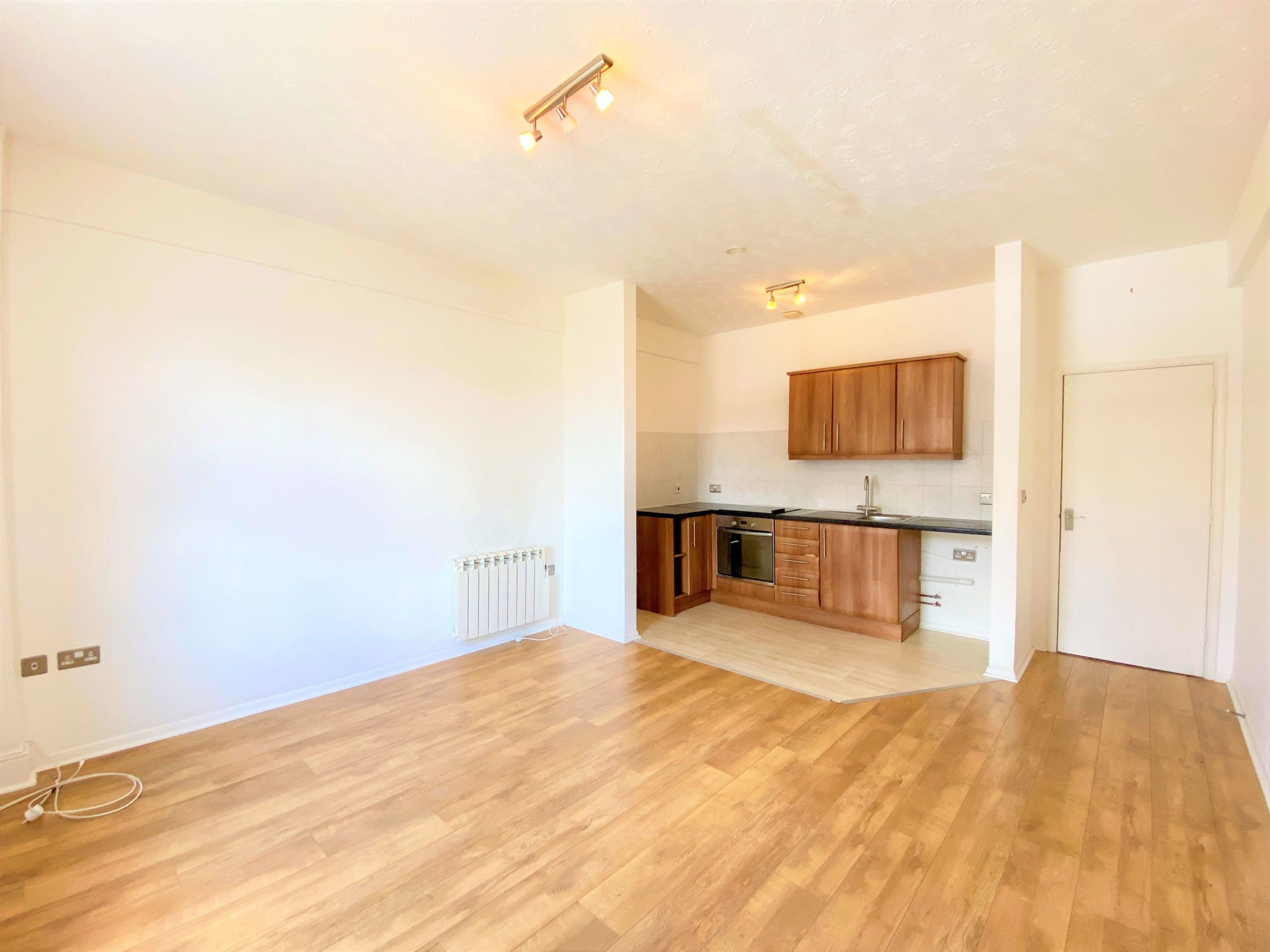 2 bed flat to rent in Dumpton Park Drive, Ramsgate CT11 Zoopla