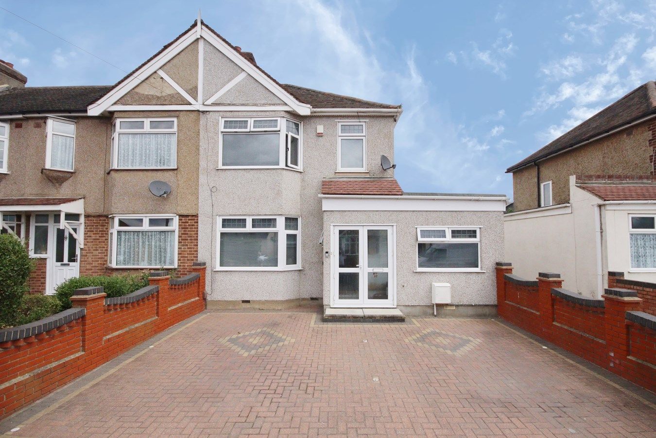 4 bed end terrace house for sale in Rothbury Avenue, Rainham RM13 Zoopla