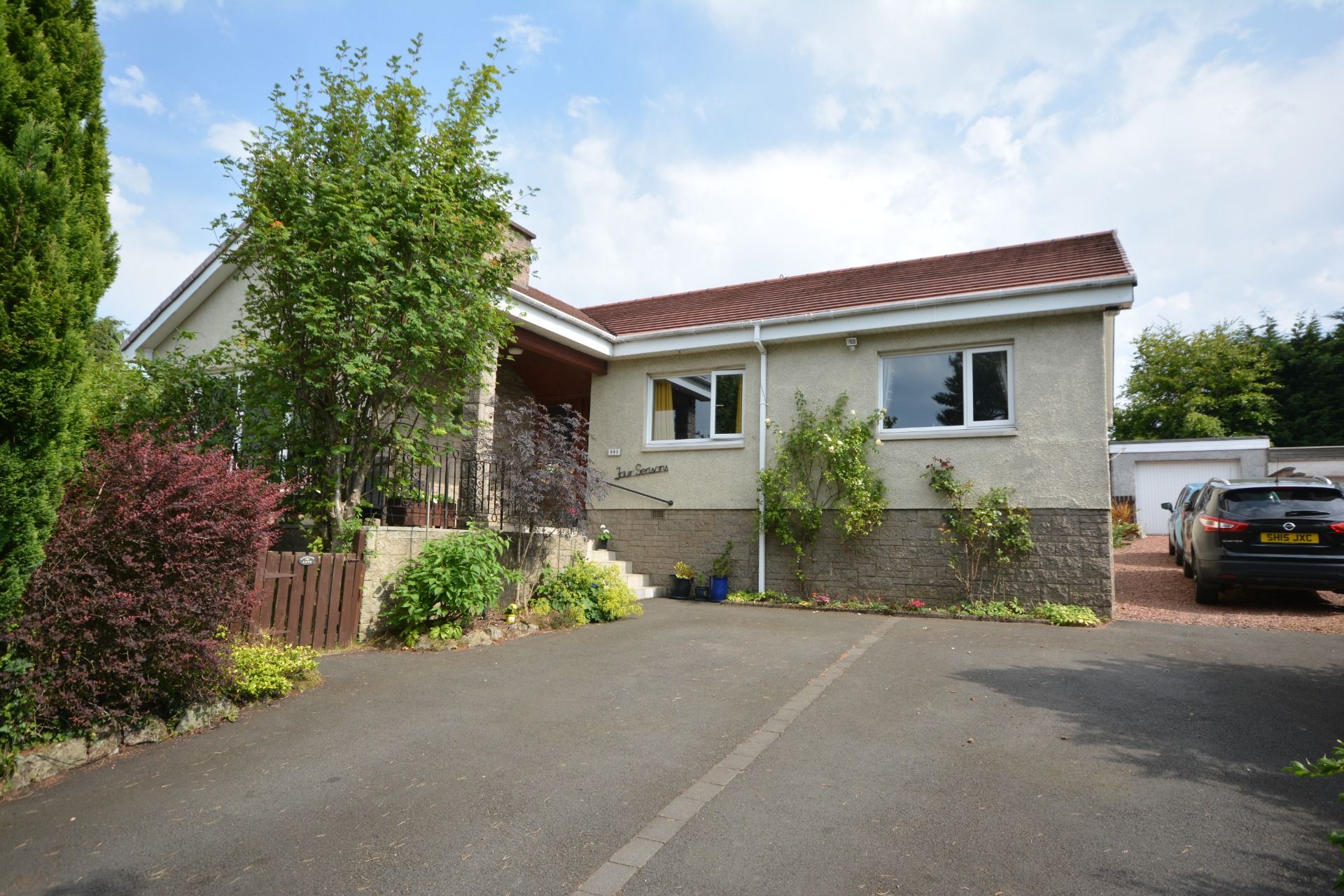 4 bed bungalow for sale in Falkirk Road, Larbert, Stirlingshire FK5