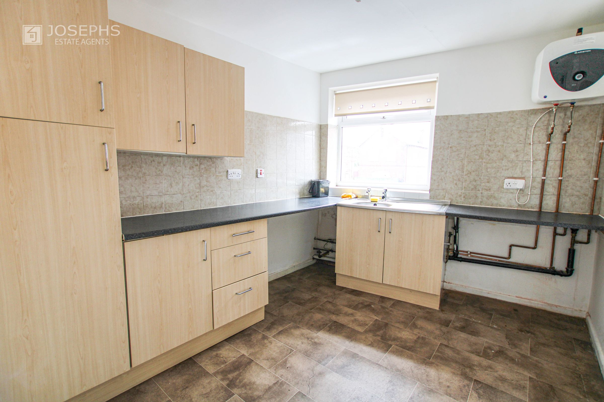 1 bed flat to rent in Rishton Lane, Bolton BL3 Zoopla