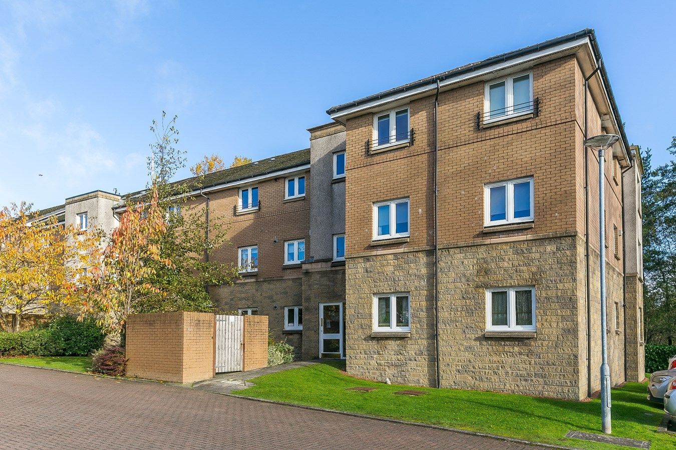 2 bed flat for sale in Auchinairn Gardens, Glasgow G64